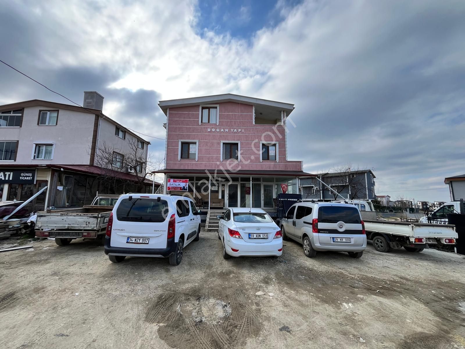 Tekirdağistanbul Yolu Cepheli | Yüksek Kira & Tabela Değerli - Görsel 2