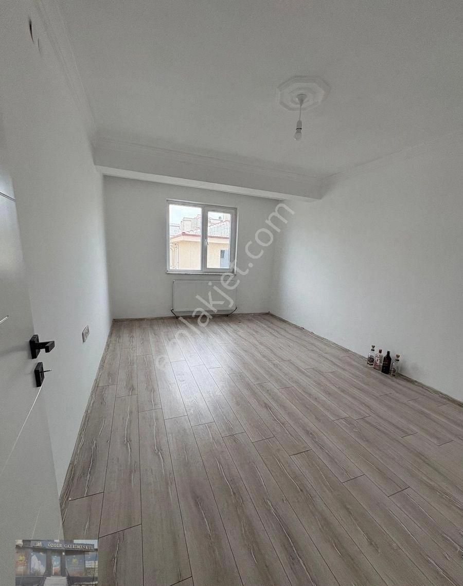 Çamlıca Efeler Sok Kiralık 2+1 Daire - Görsel 17