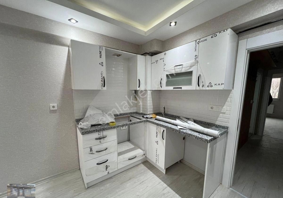 Çamlıca Mahallesi 1+1 Lüks Satılık Daire - Görsel 9