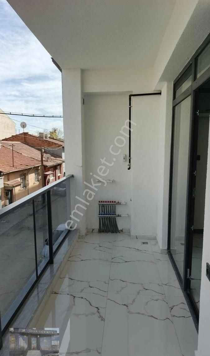 Çamlıca Mahallesi Hizmet Sokak 3+1 Lüks Satılık Daire - Görsel 15