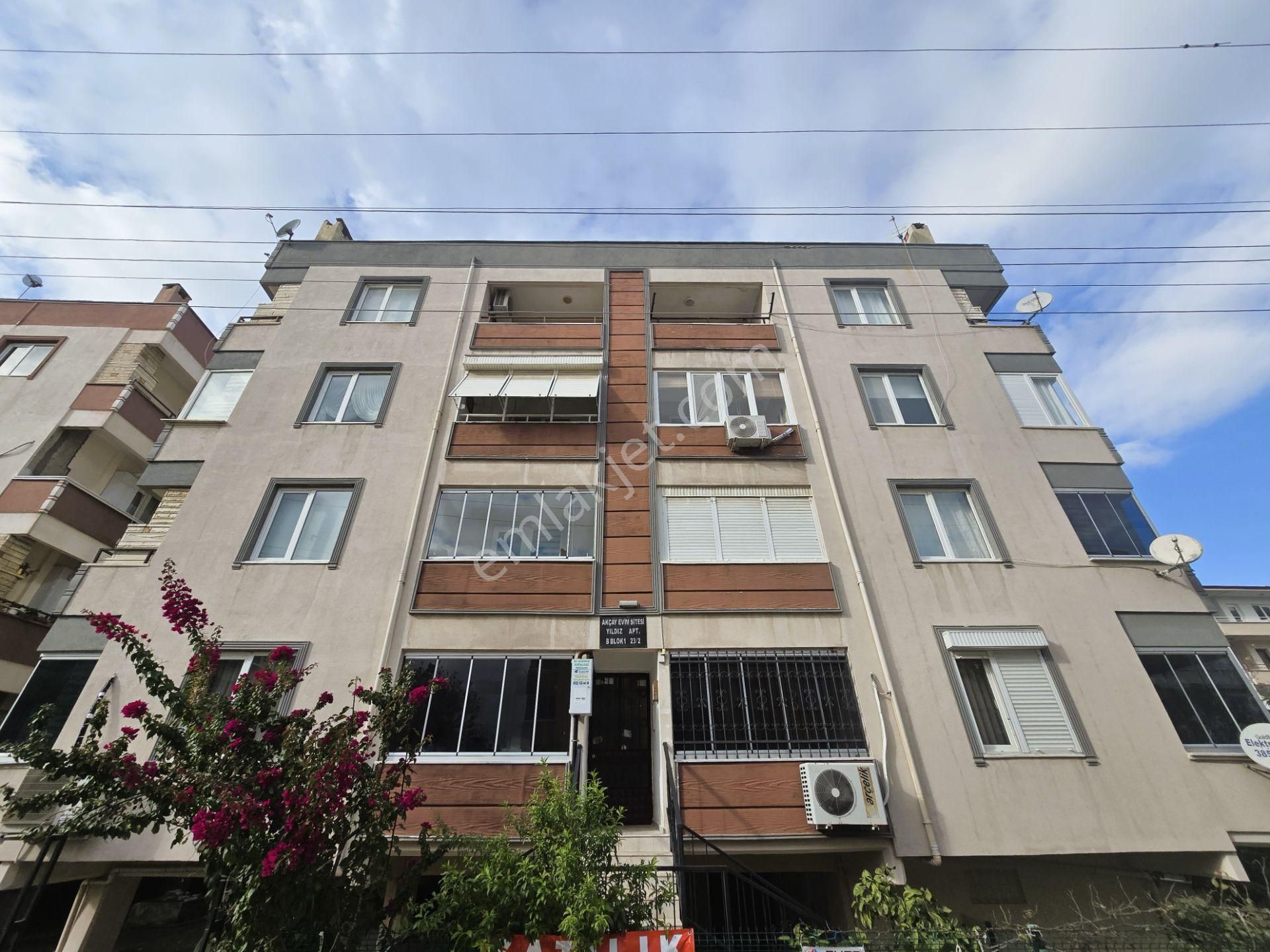 Jet Emlaktan İkizçay'da Ön Cephe Ayrı Mutfaklı 3+1 Daire
