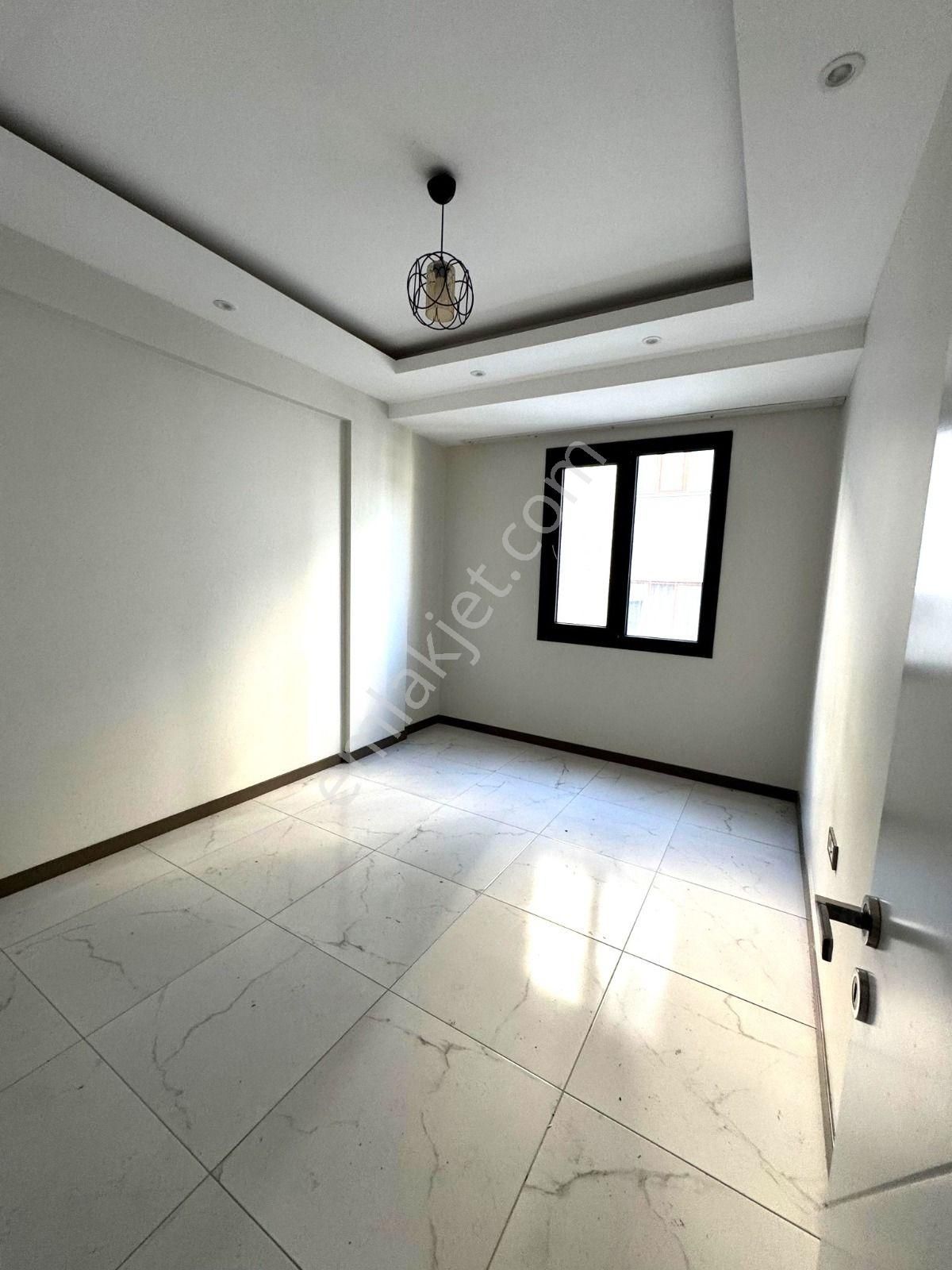 Gümüşçay Mahallesinde Naz Bayrak Üstü Ara Kat Daire - Görsel 8