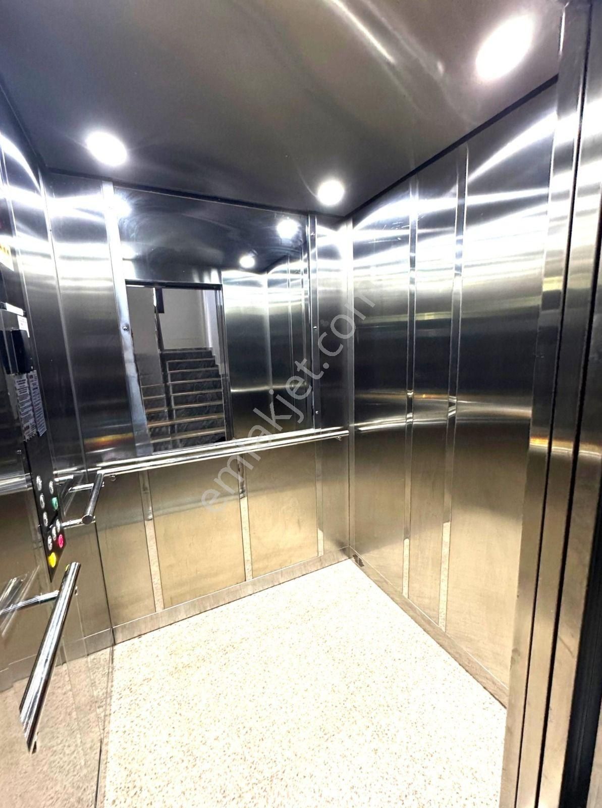 Gümüşçay Mahallesinde Naz Bayrak Üstü Ara Kat Daire - Görsel 12