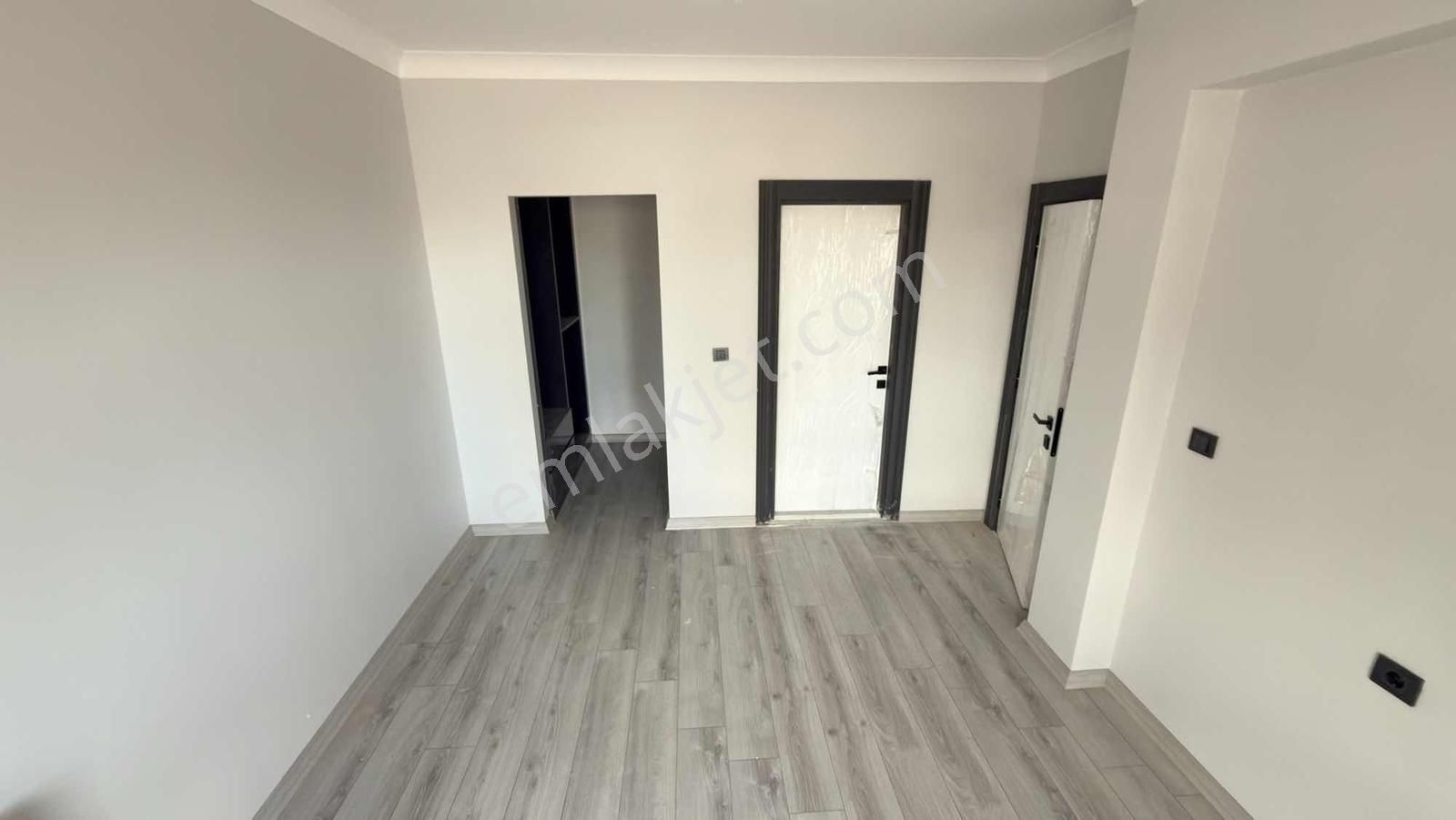 Çetin Emlaktan Saraycıkta Bulvar Üzerinde Ebvn Banyolu 2+1 Daire - Görsel 3