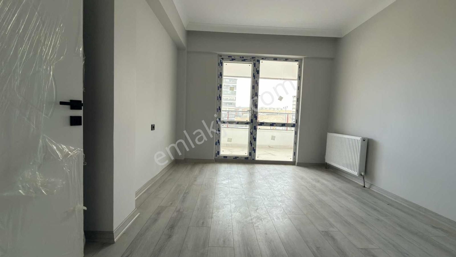 Çetin Emlaktan Saraycıkta Bulvar Üzerinde Ebvn Banyolu 2+1 Daire - Görsel 6
