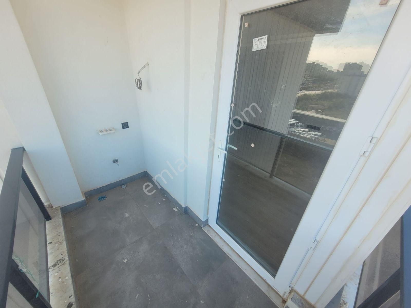 Varsak Demirel Mah. Havuzlu 1+1satilik Daire 3/3 Asansörlü - Görsel 2