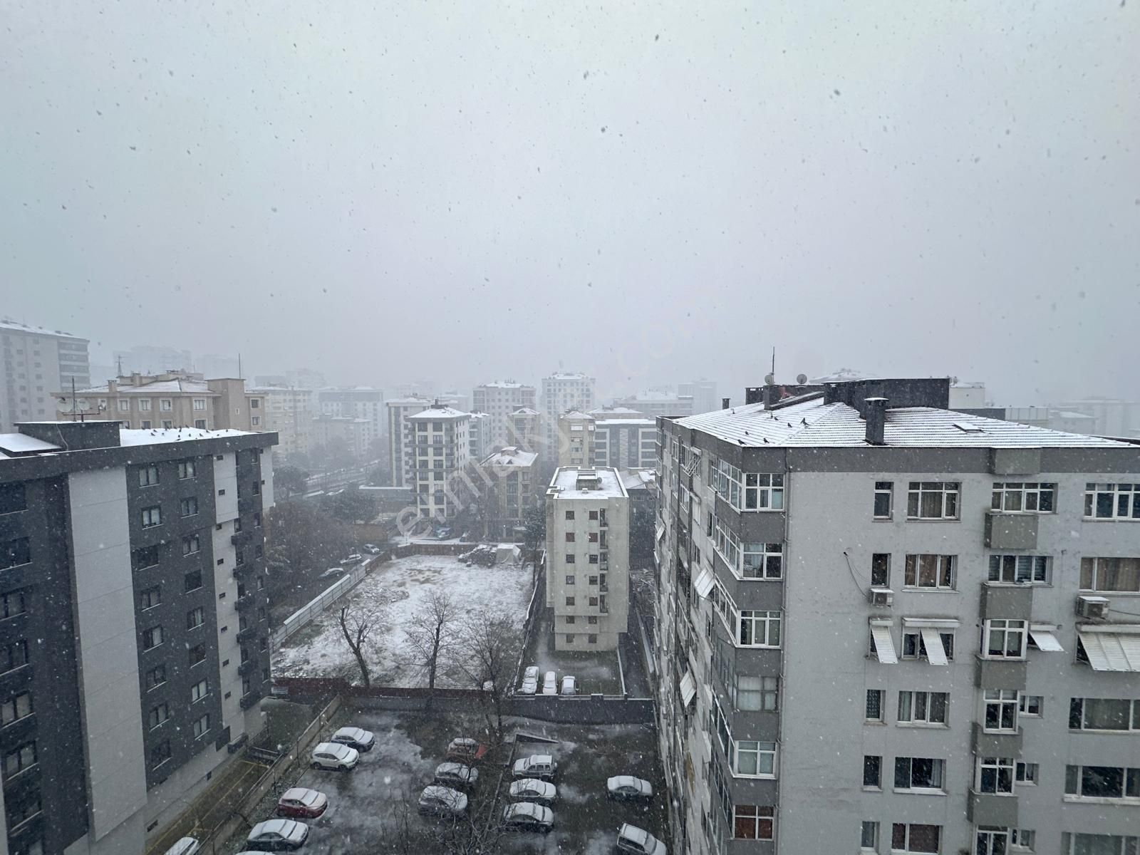 Oyuncak Müzesine Komşu Havuzlu Balkonlu Net 78m2 2+1 - Görsel 31