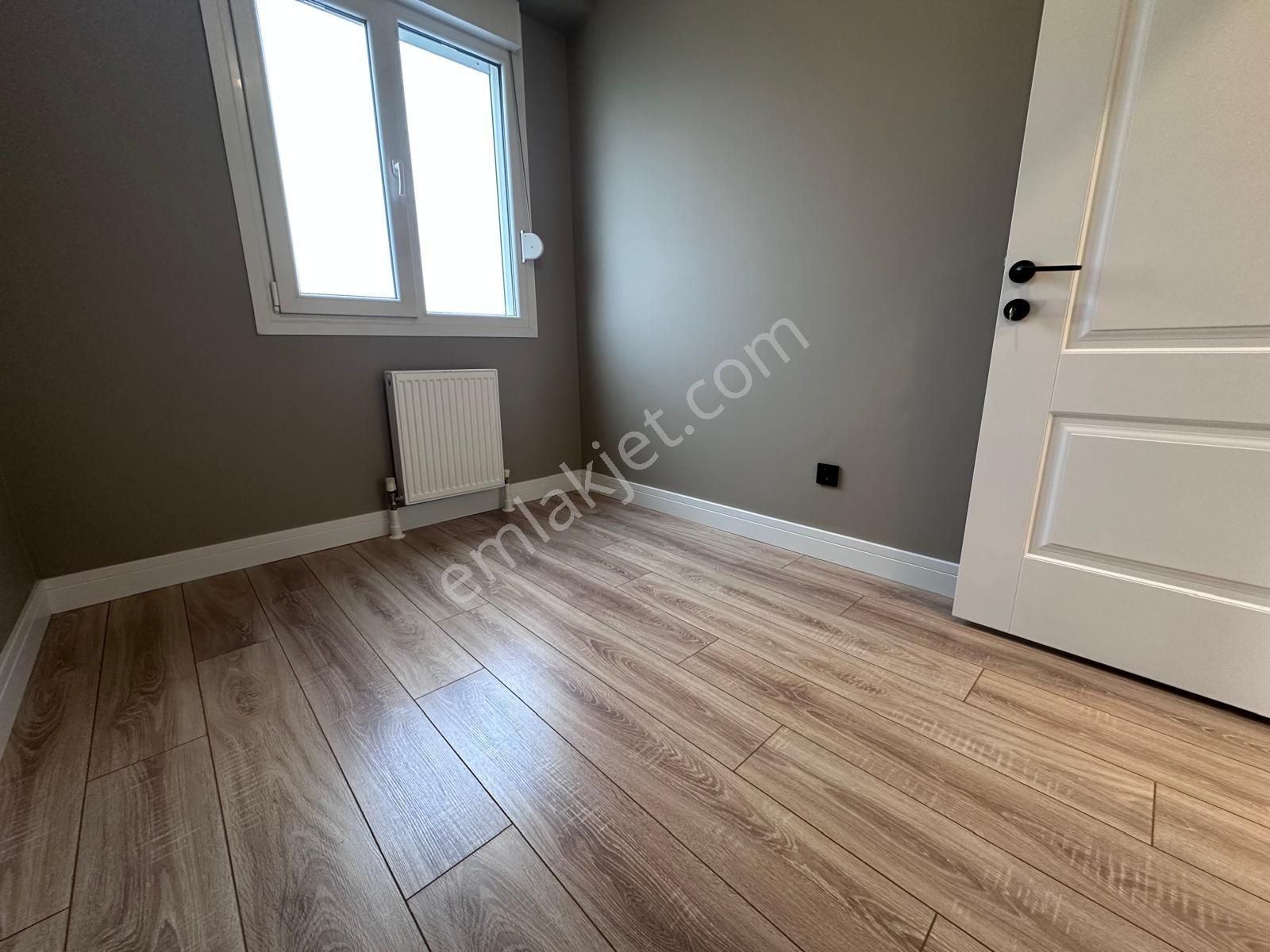 Oyuncak Müzesine Komşu Havuzlu Balkonlu Net 78m2 2+1 - Görsel 23