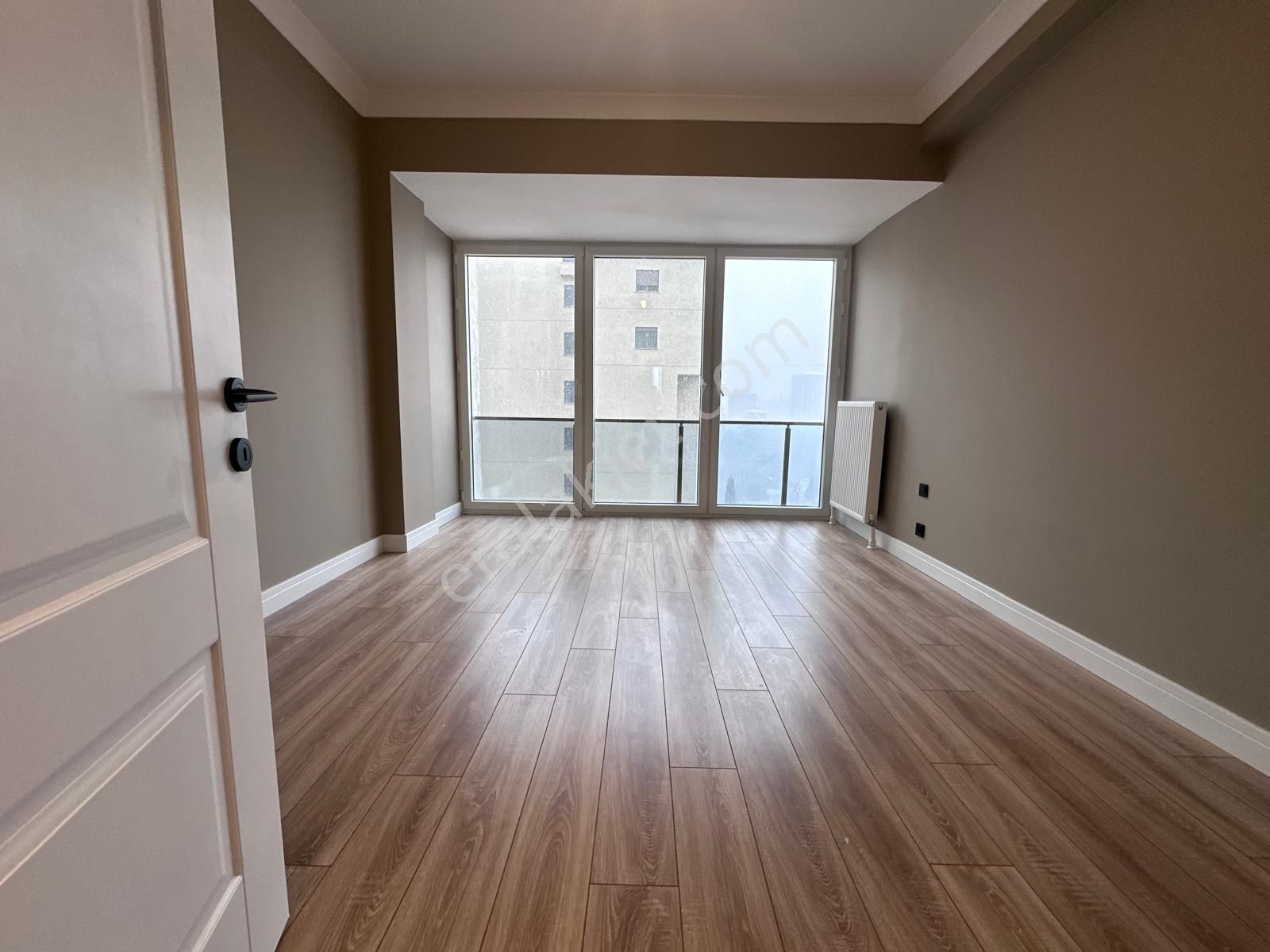 Oyuncak Müzesine Komşu Havuzlu Balkonlu Net 78m2 2+1 - Görsel 18