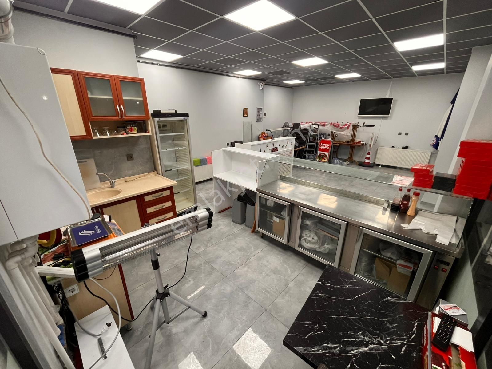 Ankara Kazanç'tan Pınarbaşında Zafer İçyer Cad. Yakını Koşuyolu Cepheli Full Yapılı Kiralık Dükkan - Görsel 23