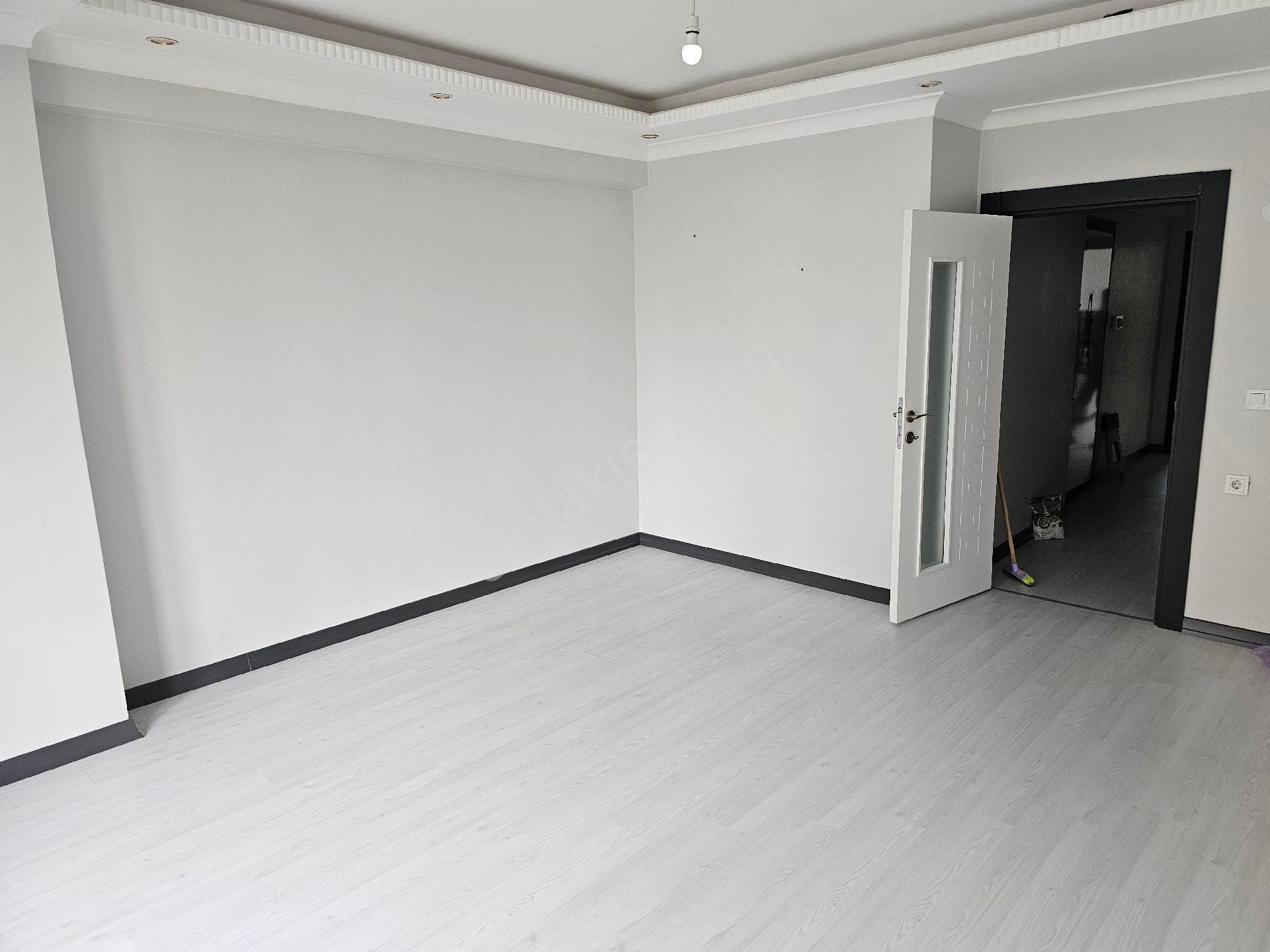 Esenyurt Meydanda - Görsel 2