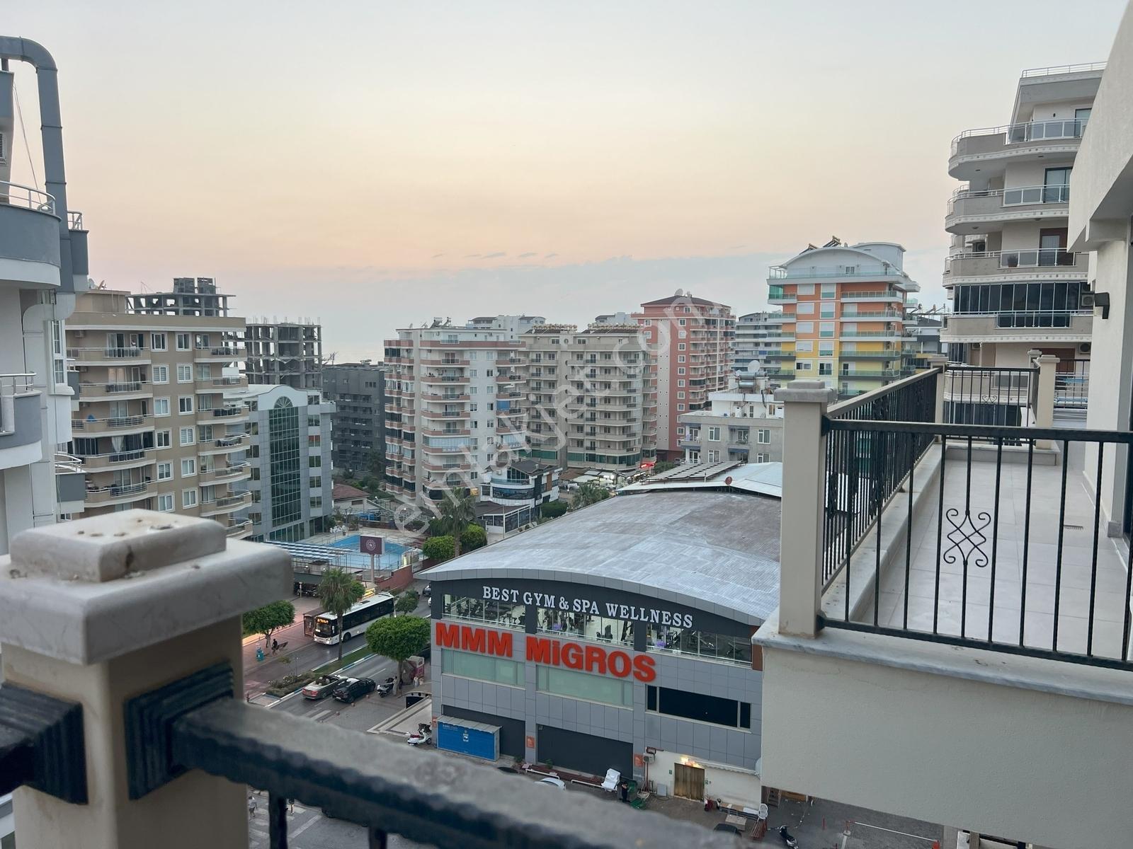 Citadel Residence Mahmutlar'da Lüks Dubleks Daire - Görsel 23