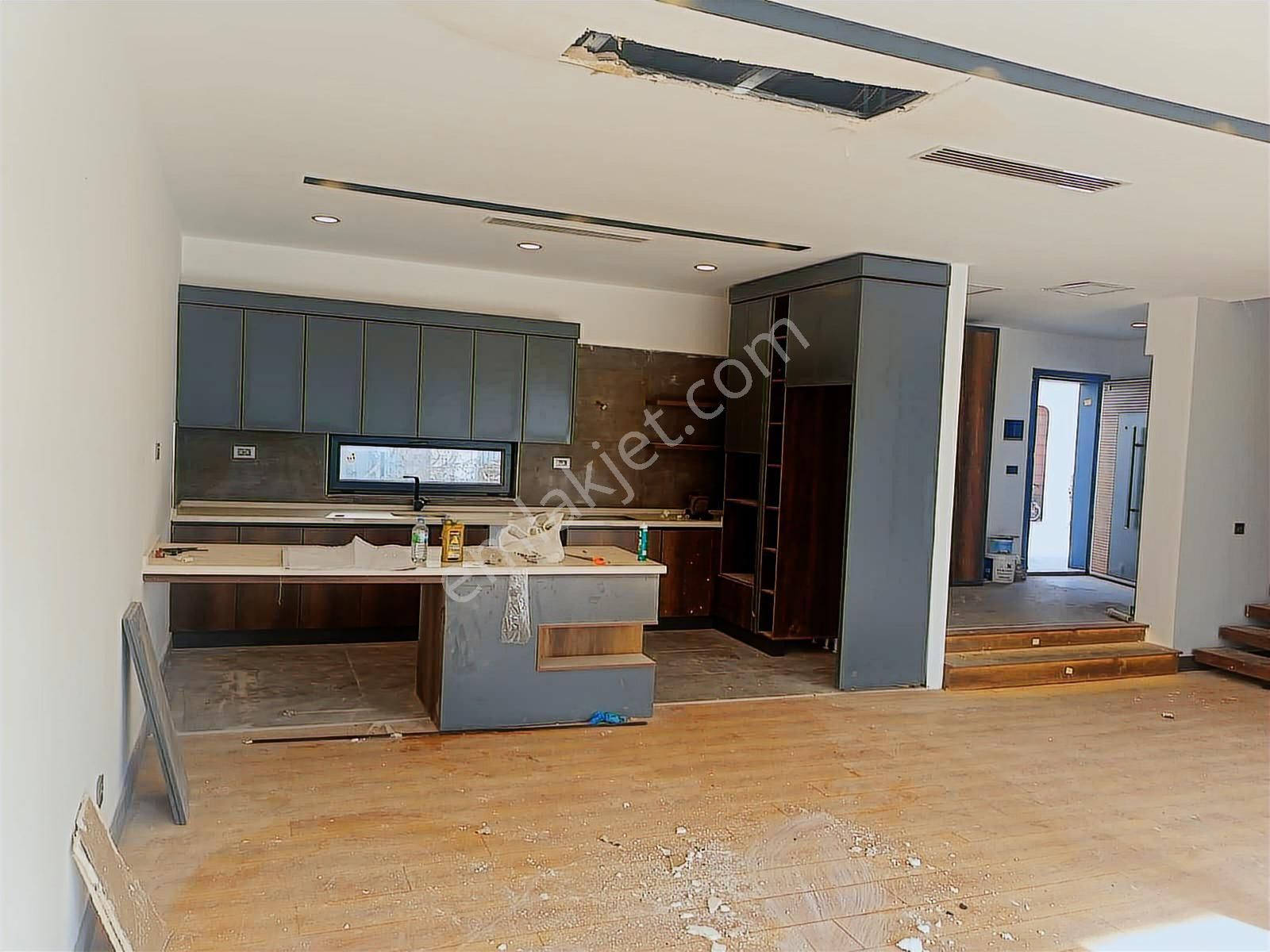 Kepez Odabaşı Satılık 5+1 Triblexs Villa