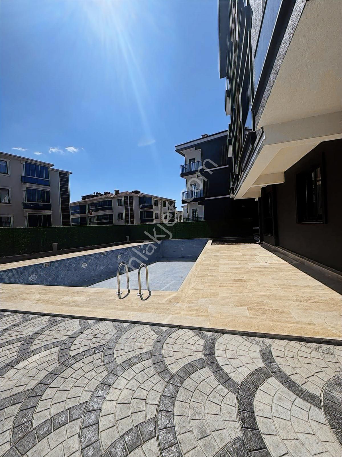 Çorlu Rumeli'de Havuzlu Site İçerisinde 1+1 Satılık Daire - Görsel 30