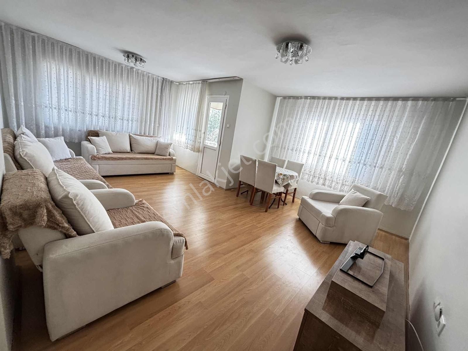 İzmir Çiğli Evka 5 Mh Kiralık Eşyalı 3+1 Daire Cb Ph