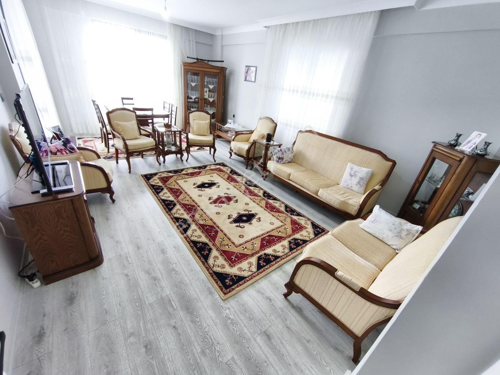 Akçay'da,1262 M2 Arsa İçerisinde 6+2 Prestijli Ve Özel Mülk - Görsel 25