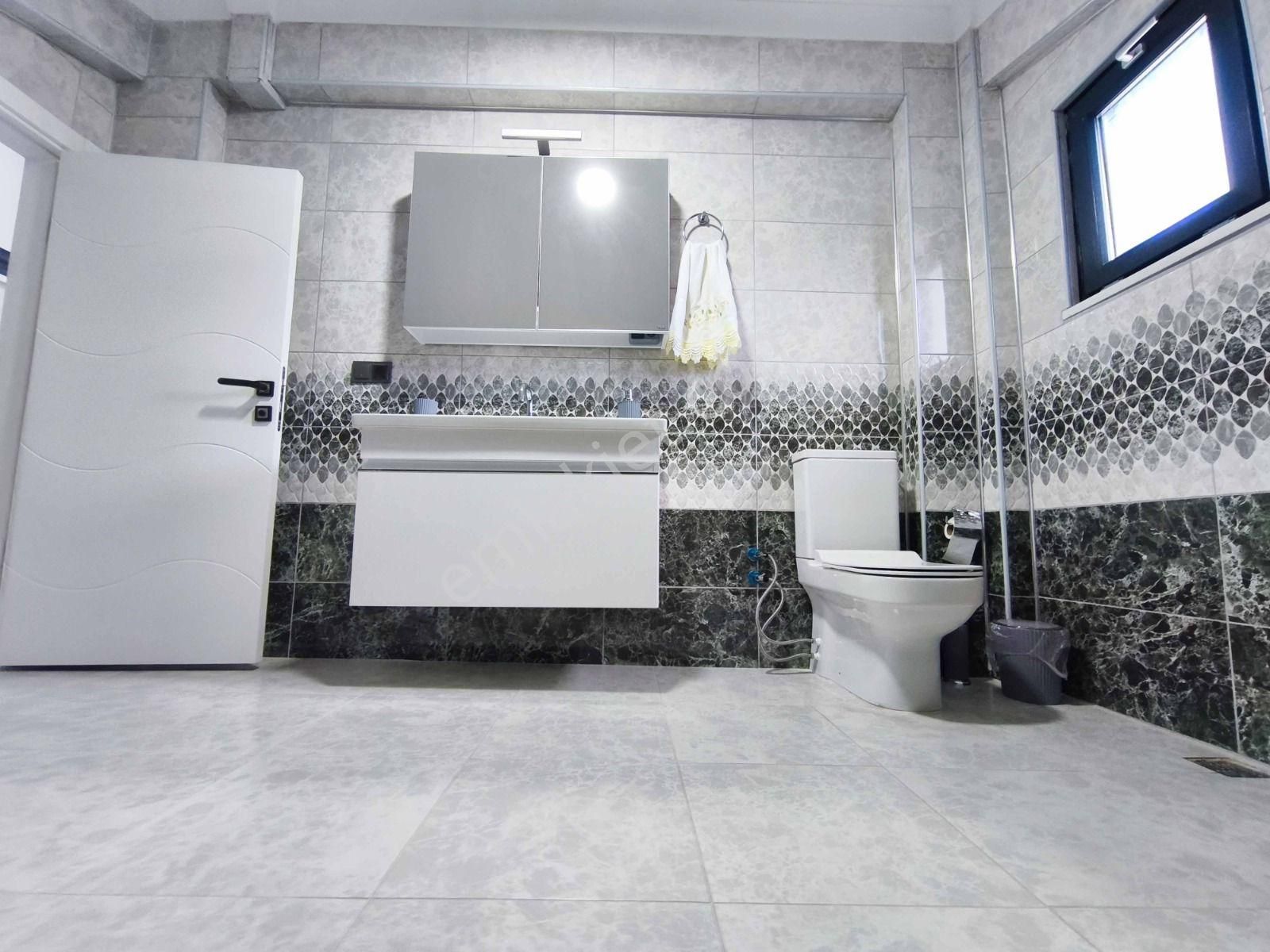 Akçay'da,1262 M2 Arsa İçerisinde 6+2 Prestijli Ve Özel Mülk - Görsel 3