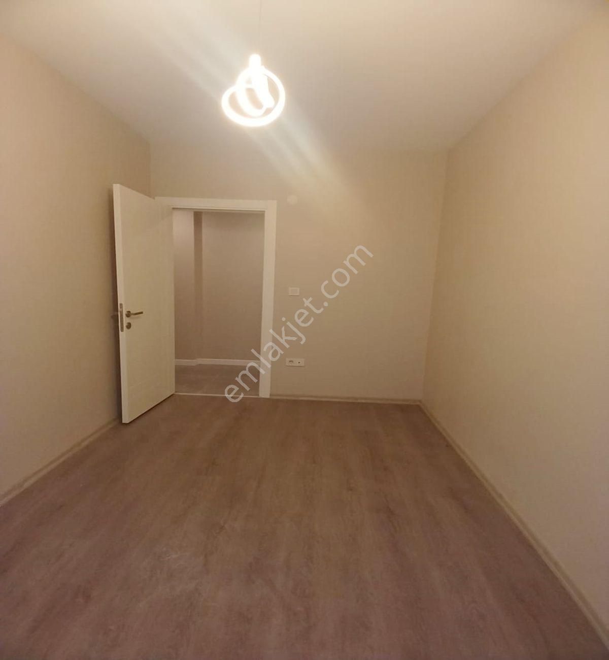 Avcılar Merkezin Göbeğinde 3+1 Ebeveyn Banyolu Sıfır Ara Kat - Görsel 5