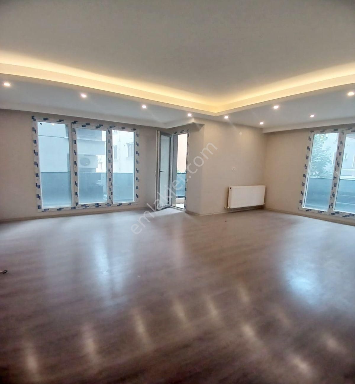 Avcılar Merkezin Göbeğinde 3+1 Ebeveyn Banyolu Sıfır Ara Kat