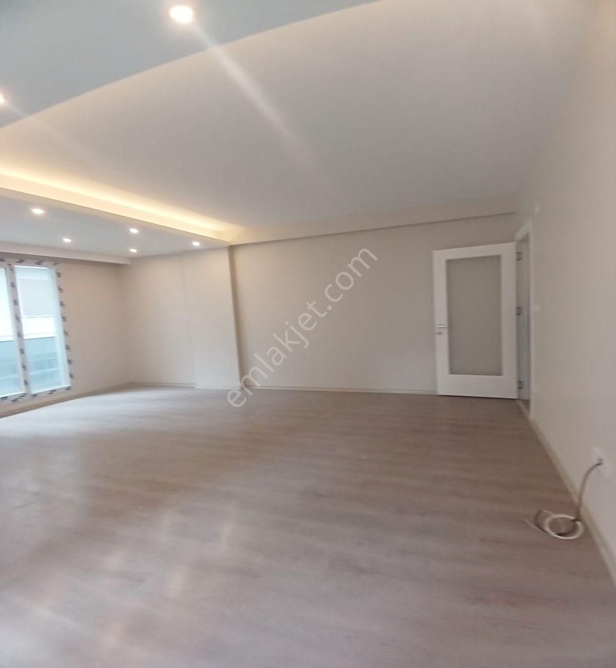 Avcılar Merkezin Göbeğinde 3+1 Ebeveyn Banyolu Sıfır Ara Kat - Görsel 3