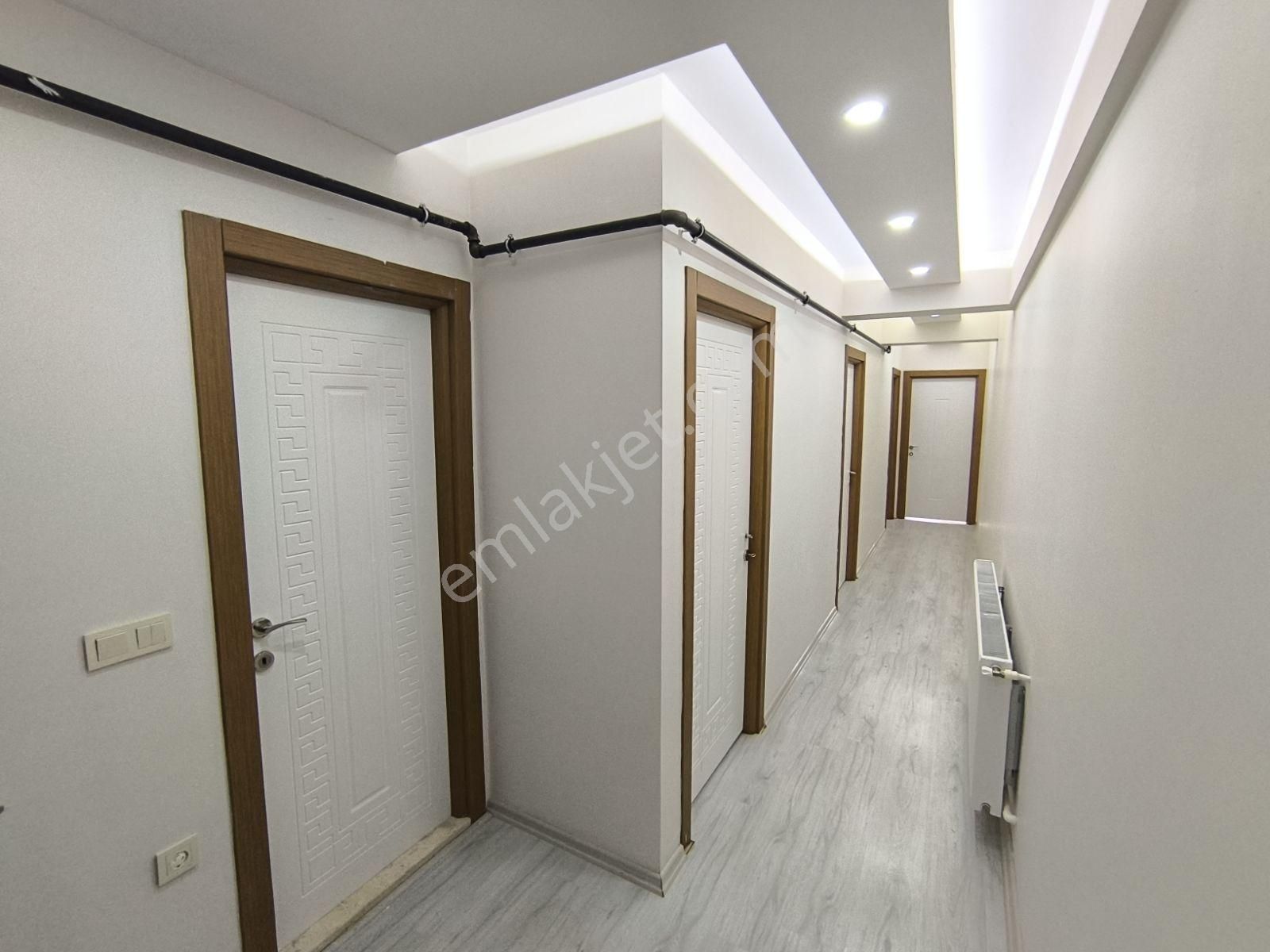 Kaçmaz Emlaktan İhsaniye Mahallesinde 3+1 - Görsel 15