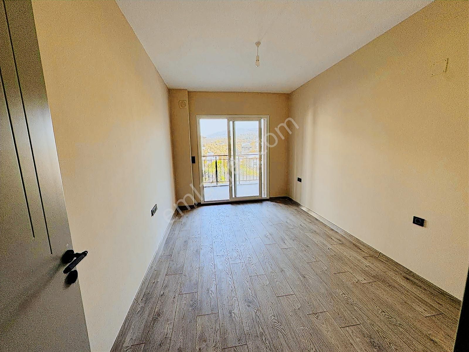 Davutlar'da Önü Açık Yerden Isıtmalı Otomatik Panjurlu 2+1 Daire - Görsel 6