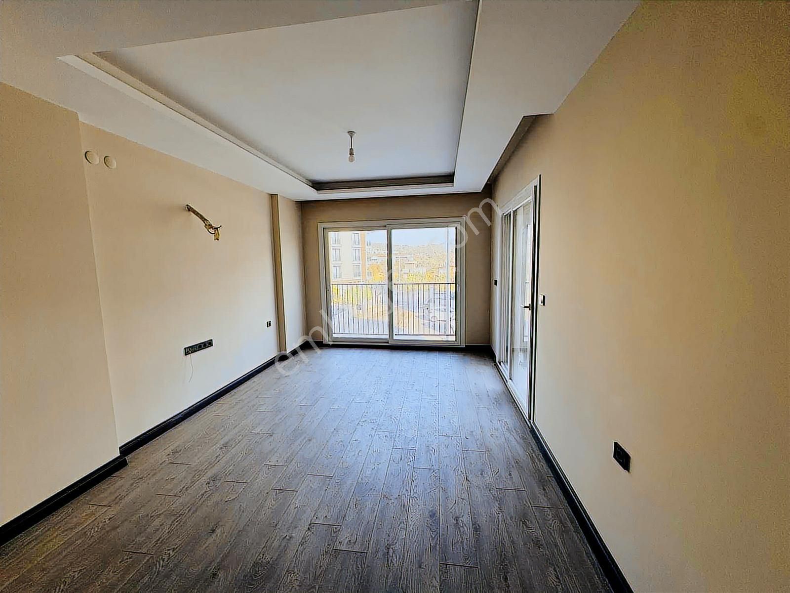 Davutlar'da Önü Açık Yerden Isıtmalı Otomatik Panjurlu 2+1 Daire - Görsel 5