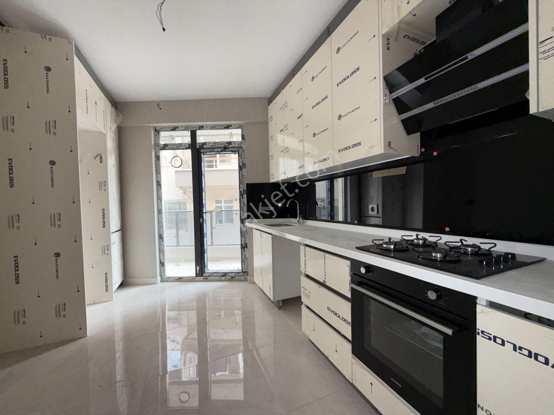 Ufuk Kılıç Emlak'tan Pursaklar Merkezde 2+1 Sıfır 1. Kat Daire