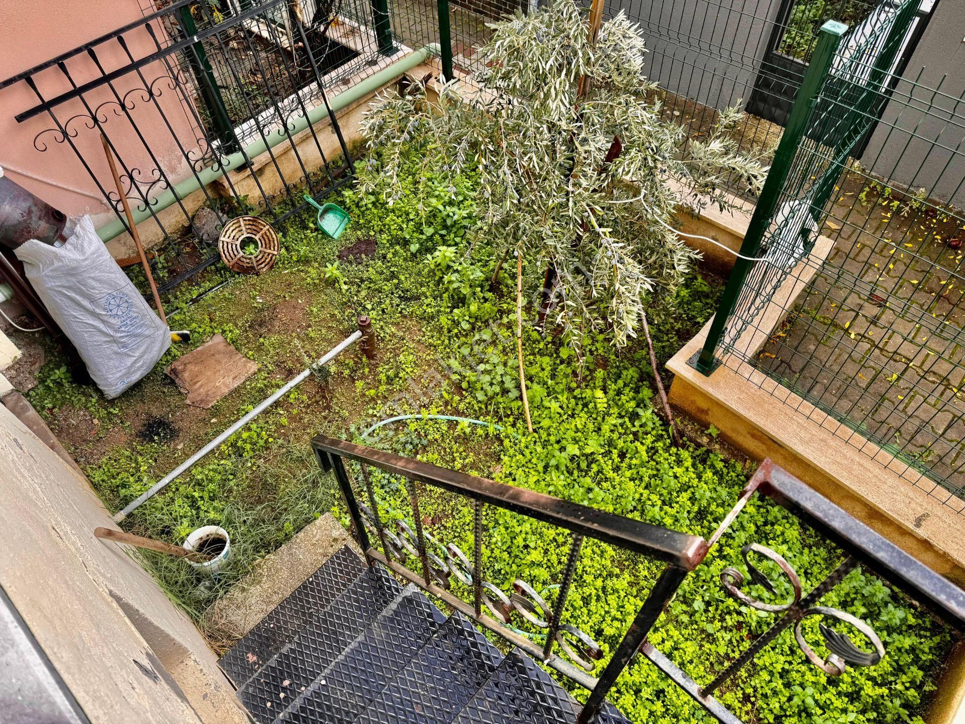 ▓karabuluttan▓güre'de Doğa Manzaralı & Emsalsiz Bahçeli Satılık Müstakil - Görsel 4