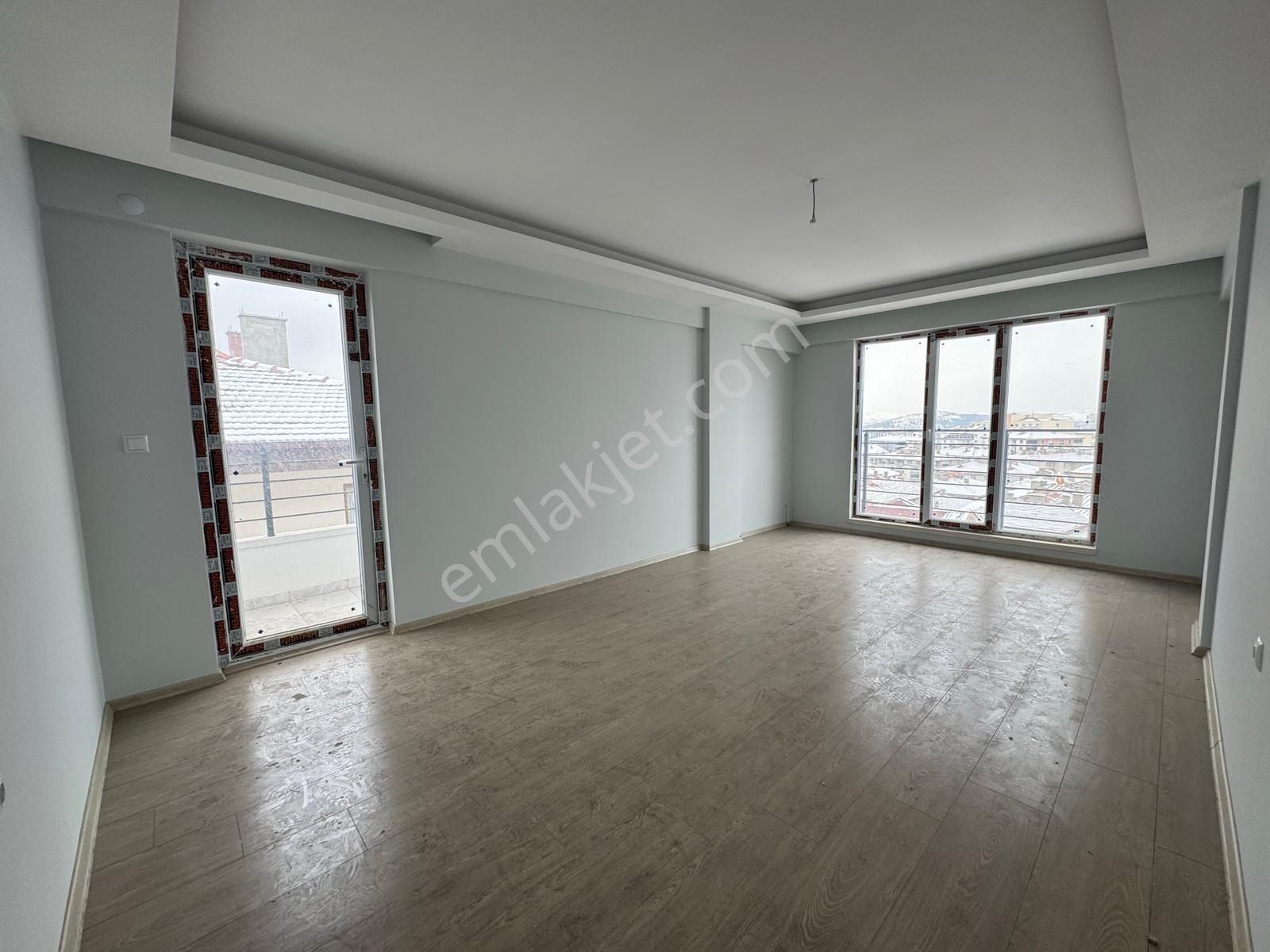 Başak Mahallesi'nde Manzaralı Sıfır Yapılı 3+1 Daire - Görsel 3