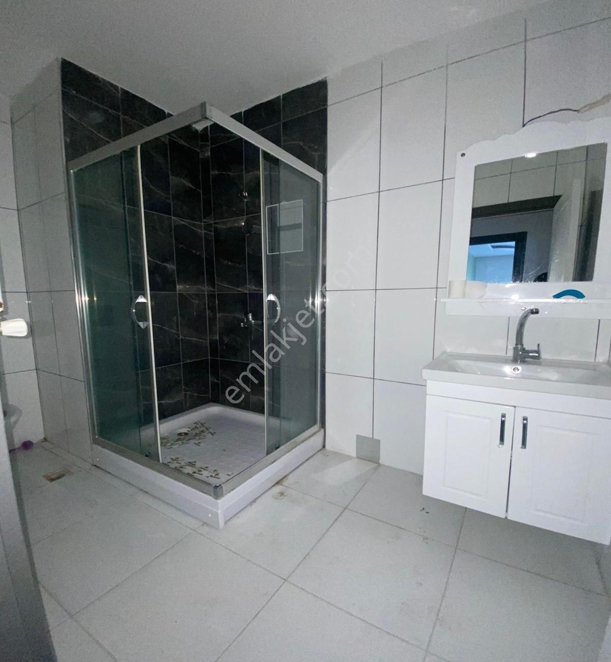 Avcılar Merkezde 2+1 Ön Cephe Kapalı Otoparklı İhtiyaçtan Satılık - Görsel 16