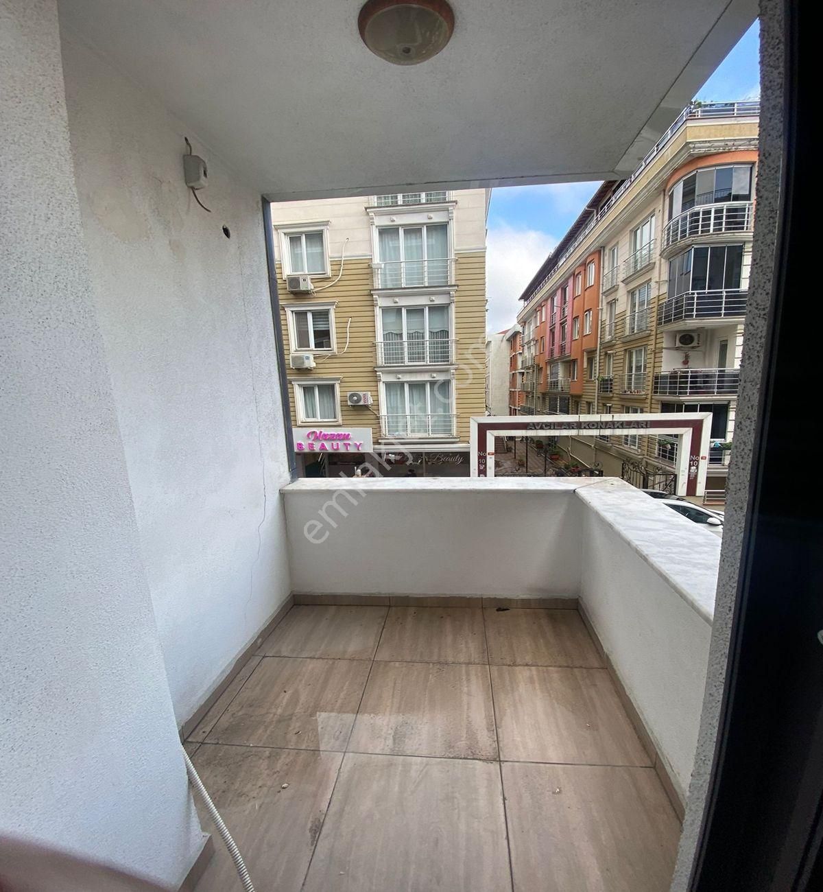 Avcılar Merkezde 2+1 Ön Cephe Kapalı Otoparklı İhtiyaçtan Satılık - Görsel 17