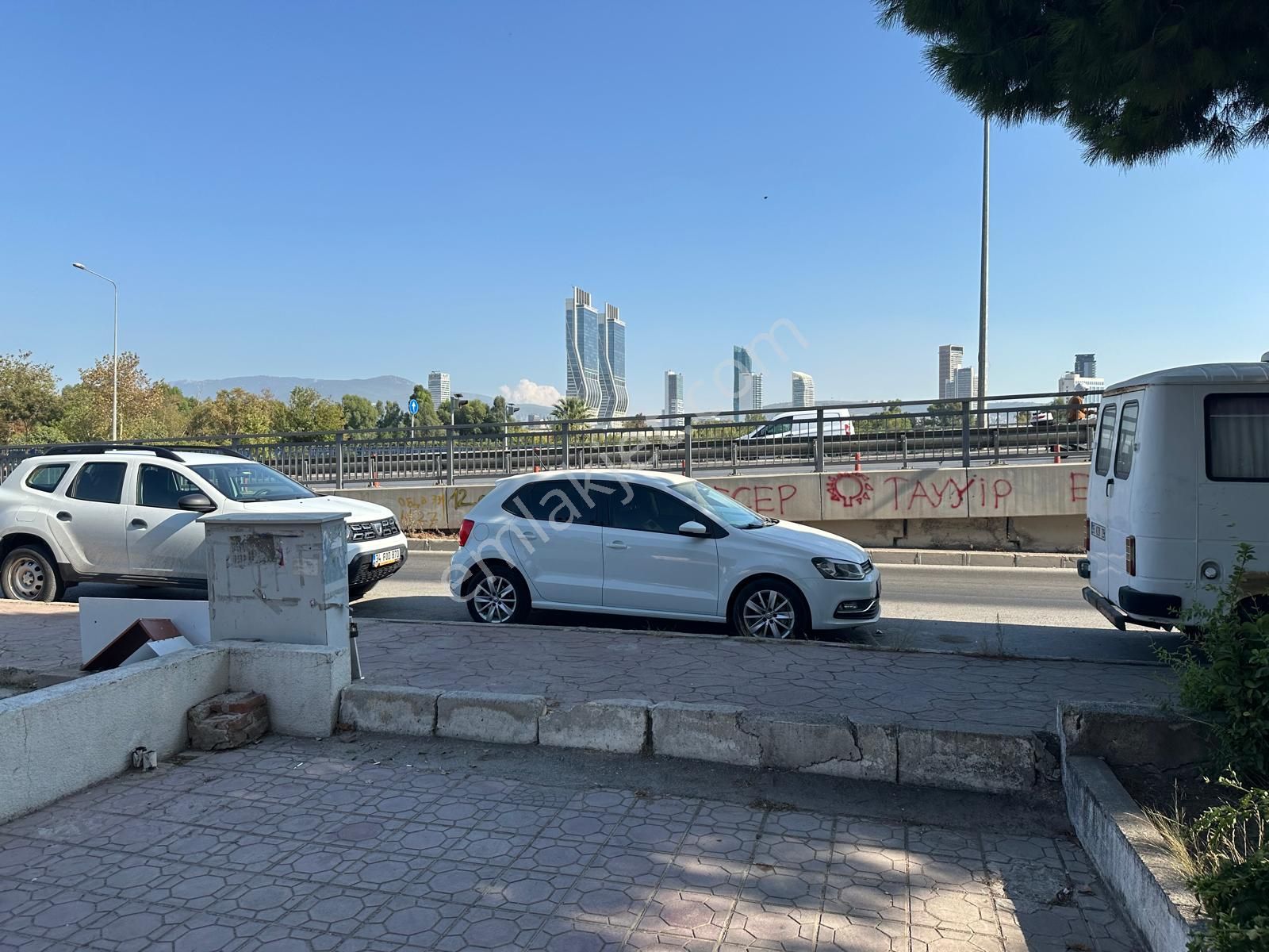Bayraklı Mahlesinde Merkezde Dükkan Ofis Central Hospital Yanı - Görsel 4