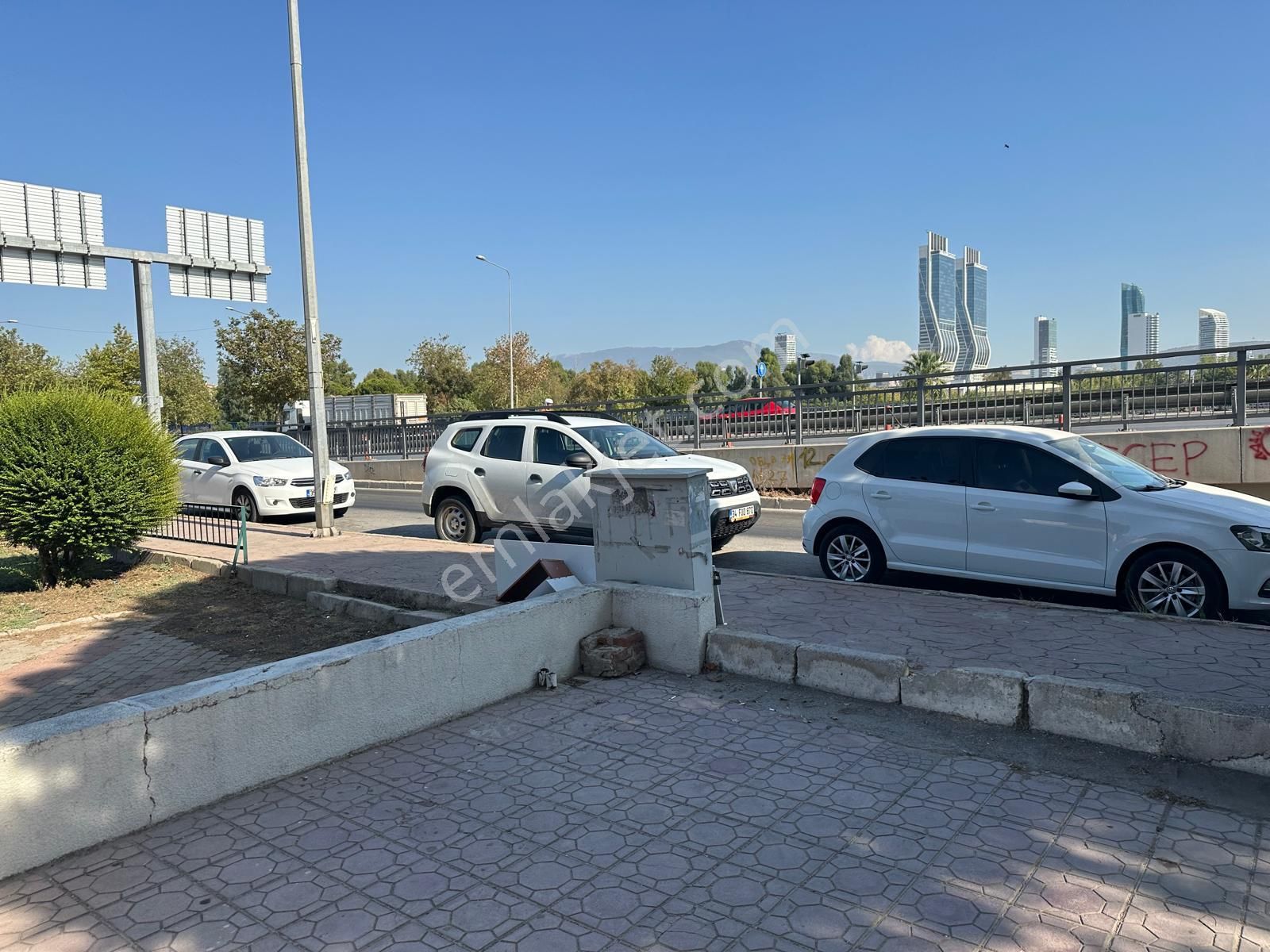 Bayraklı Mahlesinde Merkezde Dükkan Ofis Central Hospital Yanı - Görsel 9