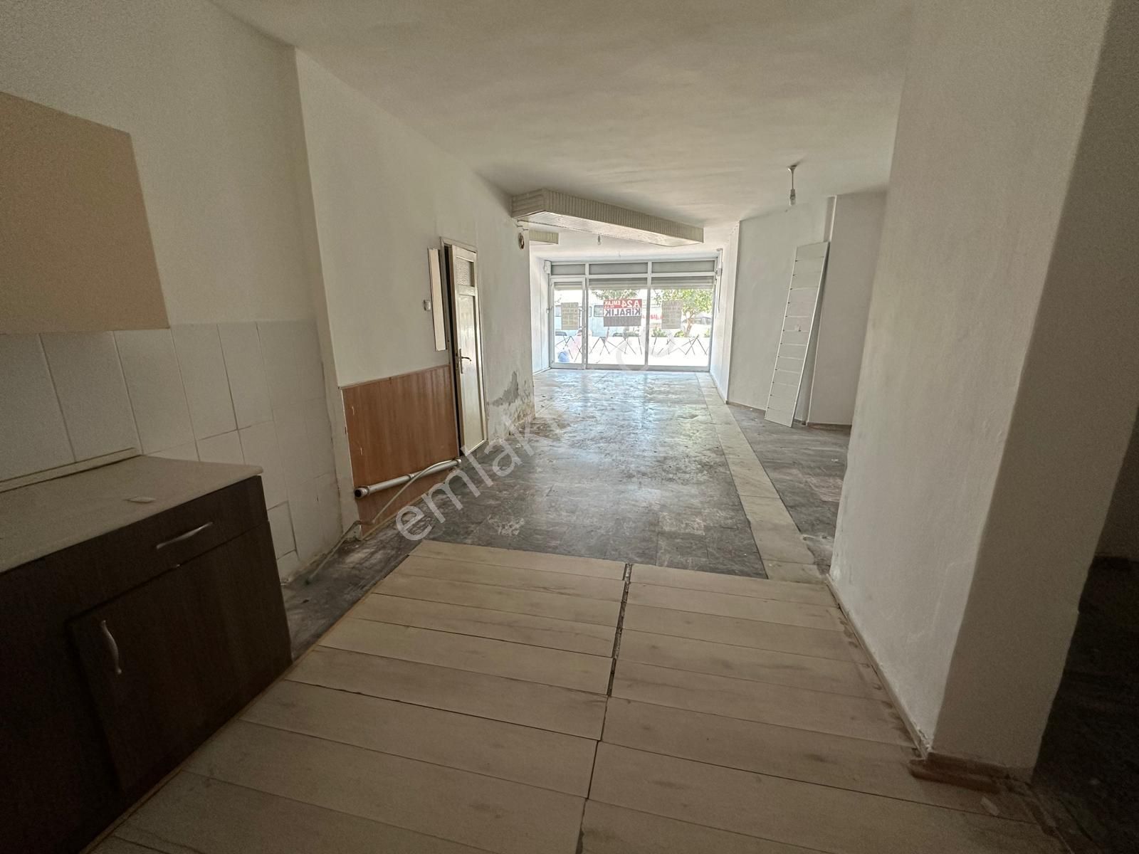 Bayraklı Mahlesinde Merkezde Dükkan Ofis Central Hospital Yanı - Görsel 6