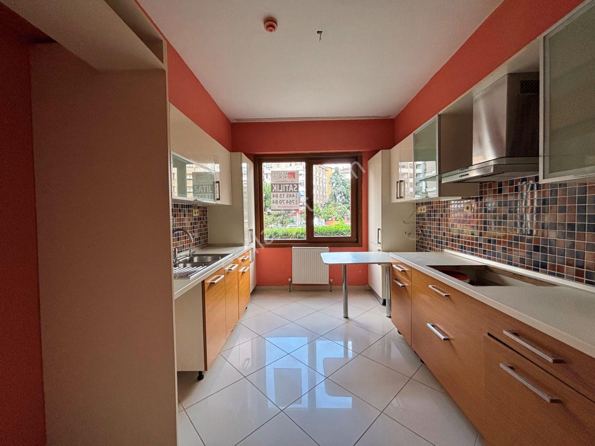 Bostancı City Evleri 1.kat Kiracısız Bakımlı 180m2 Satılık 4+1 - Görsel 18