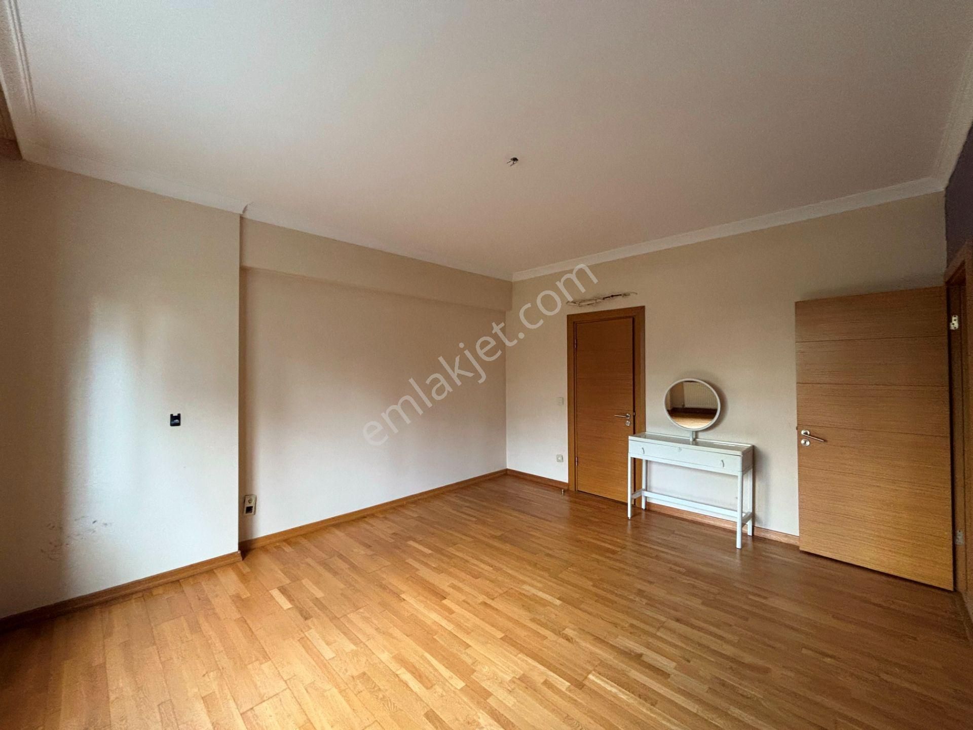 Bostancı City Evleri 1.kat Kiracısız Bakımlı 180m2 Satılık 4+1 - Görsel 8