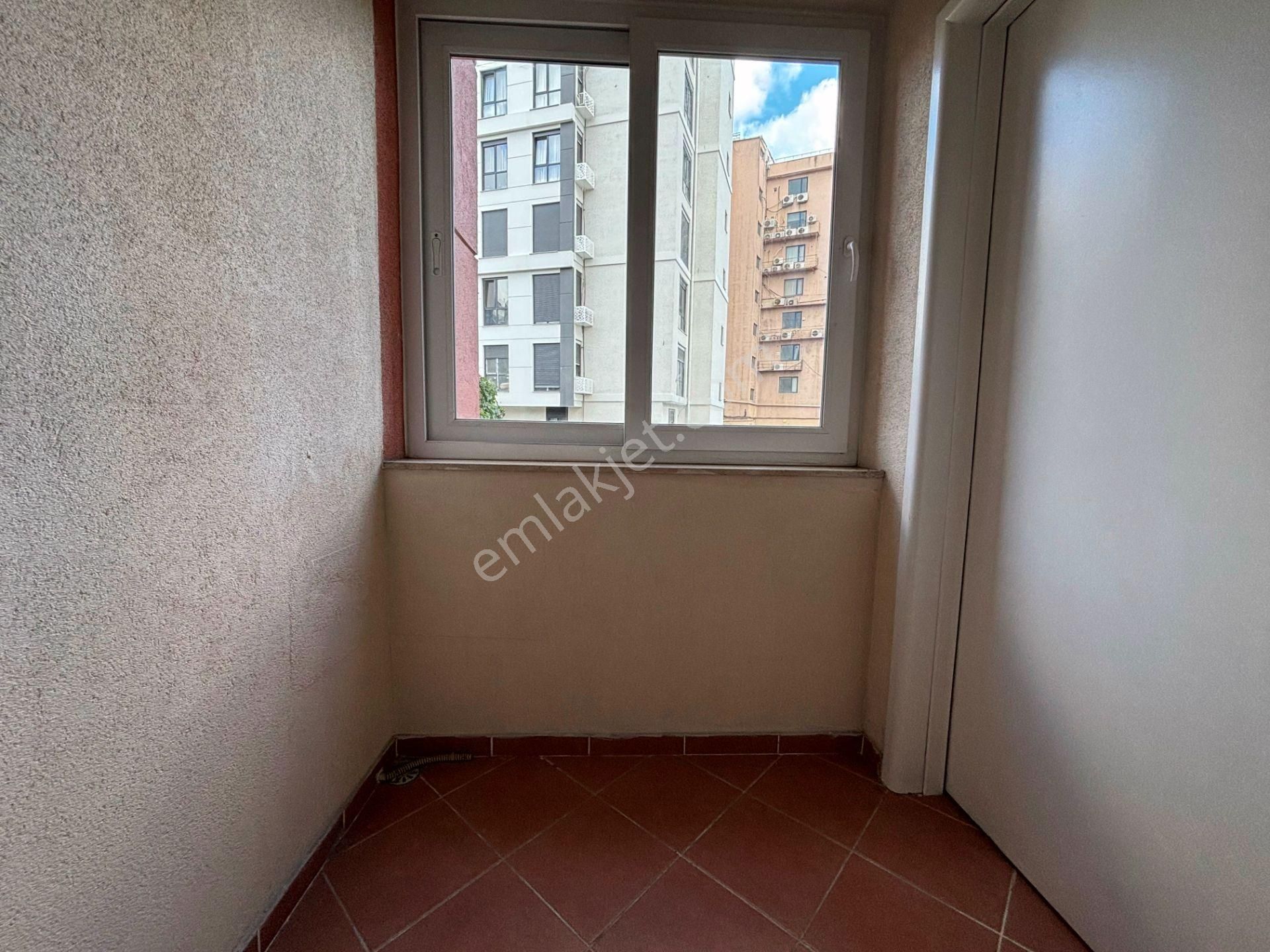 Bostancı City Evleri 1.kat Kiracısız Bakımlı 180m2 Satılık 4+1 - Görsel 24