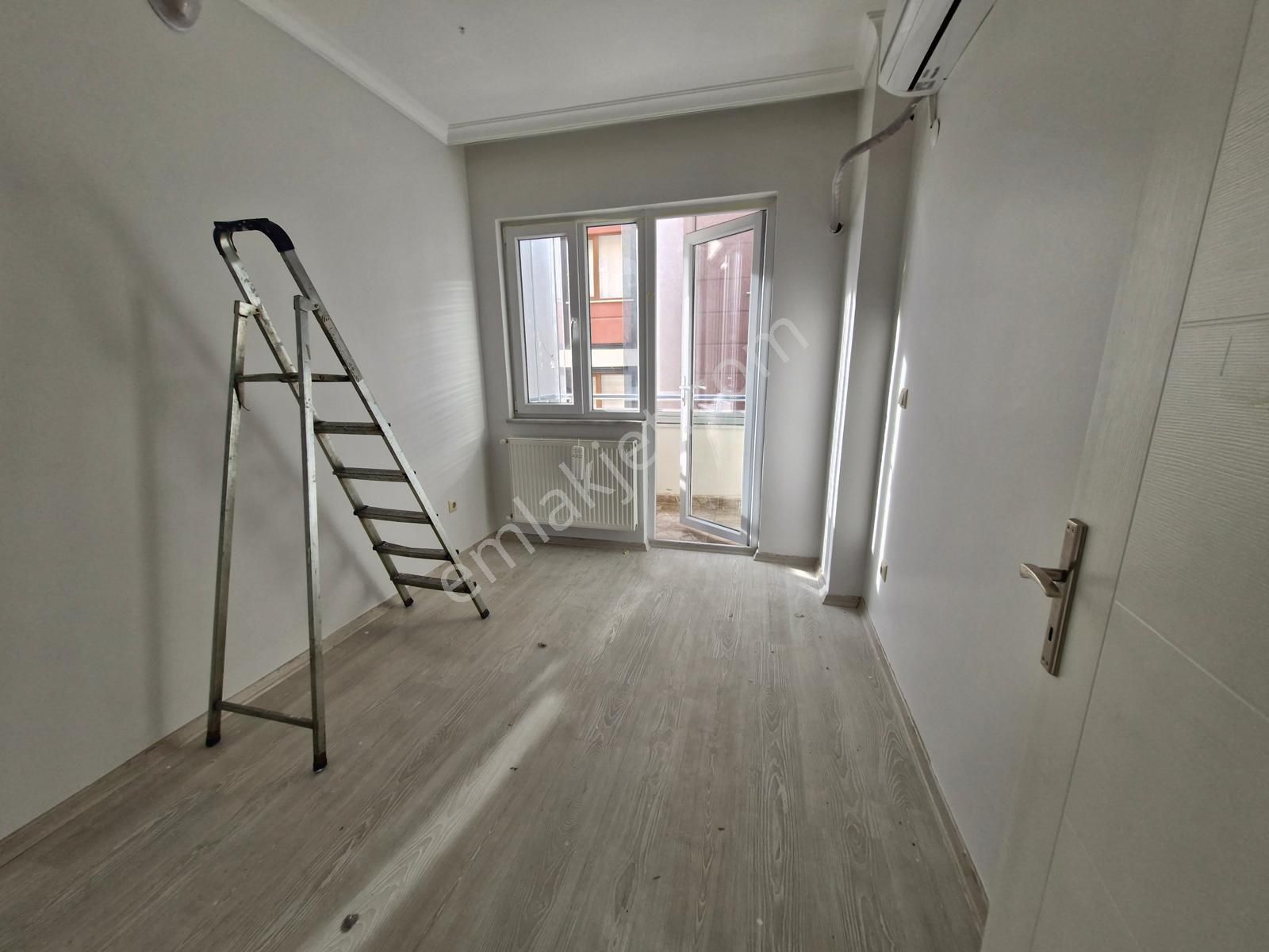 Deha Emlak`tan Kiralık 3+1 Daire Söğütlü Mahallesinde - Görsel 9