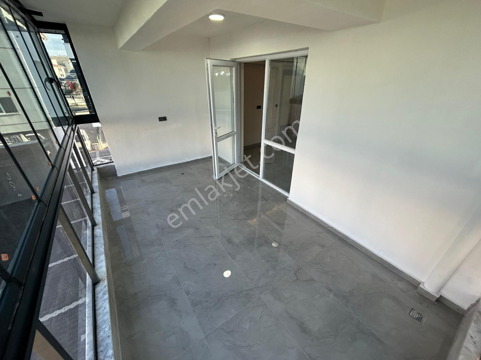 New Kent'den Mustafa Kemal Mah.3+1 Sıfır Full+full Yapılı Daire - Görsel 13