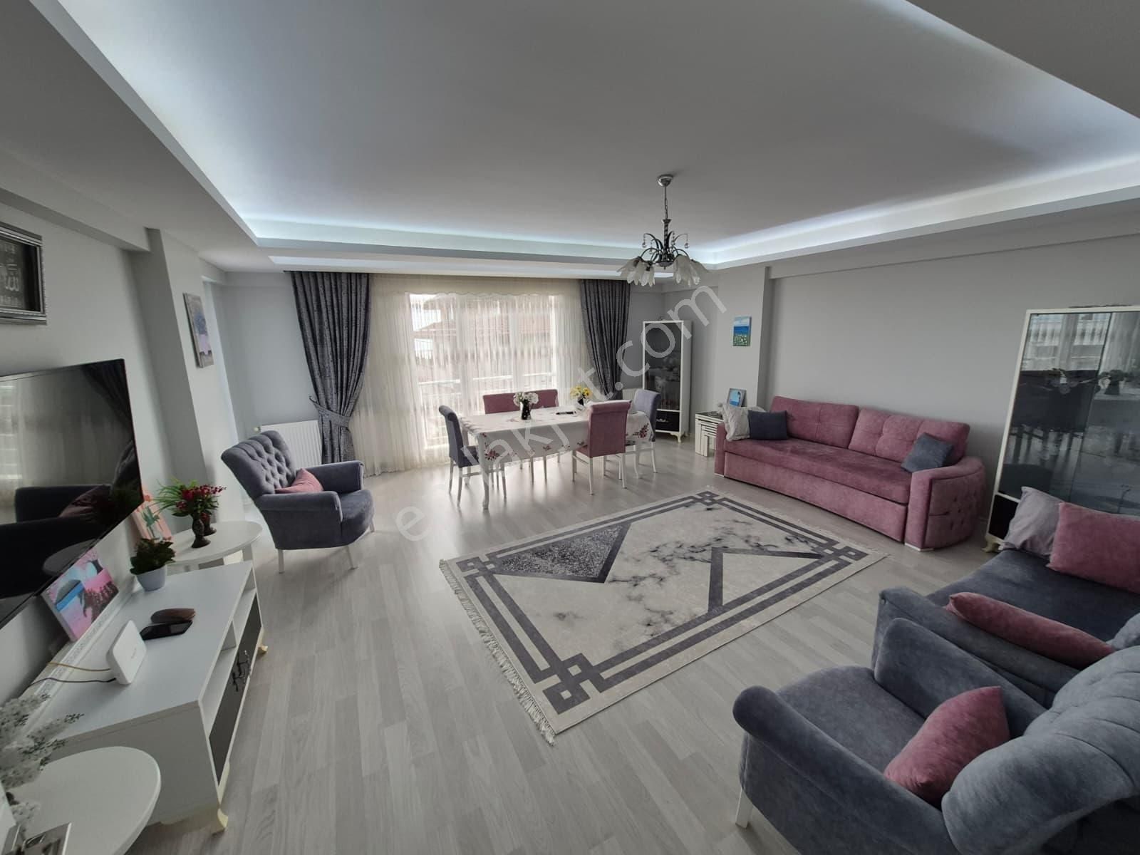 Yağmur Emlaktan Deniz Manzaralı Ferah Kullanışlı 3+1 Daire - Görsel 26