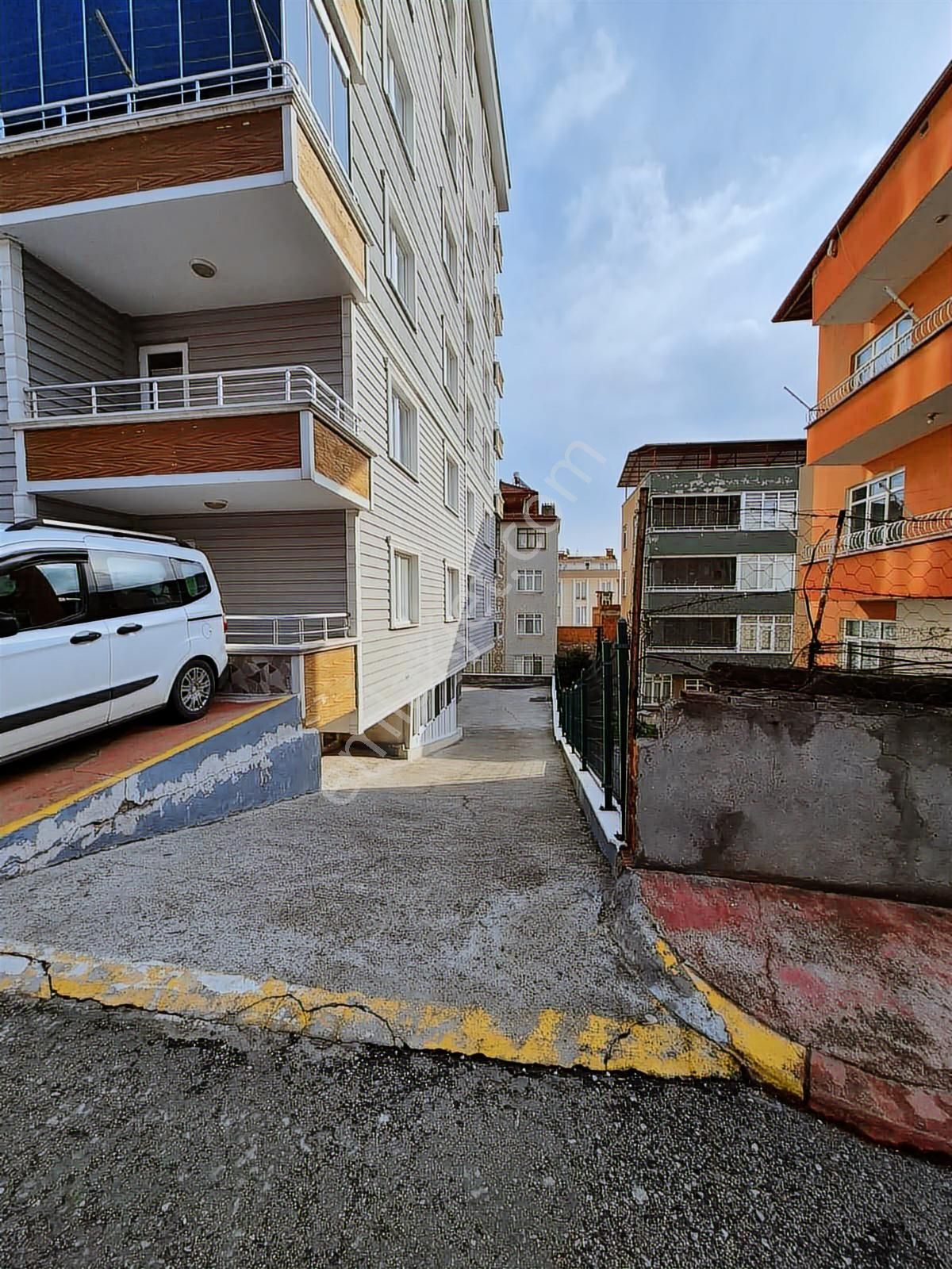 Yağmur Emlaktan Deniz Manzaralı Ferah Kullanışlı 3+1 Daire - Görsel 33