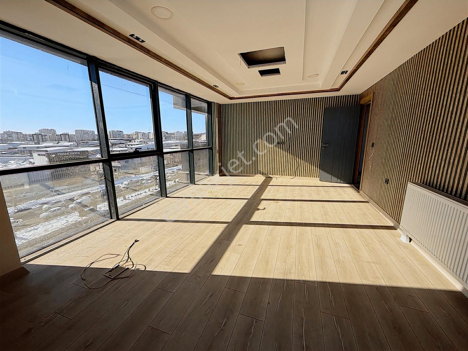 New Life'den Kantar Kavşağı Yıldız Office De Satılık 3+1 Büro