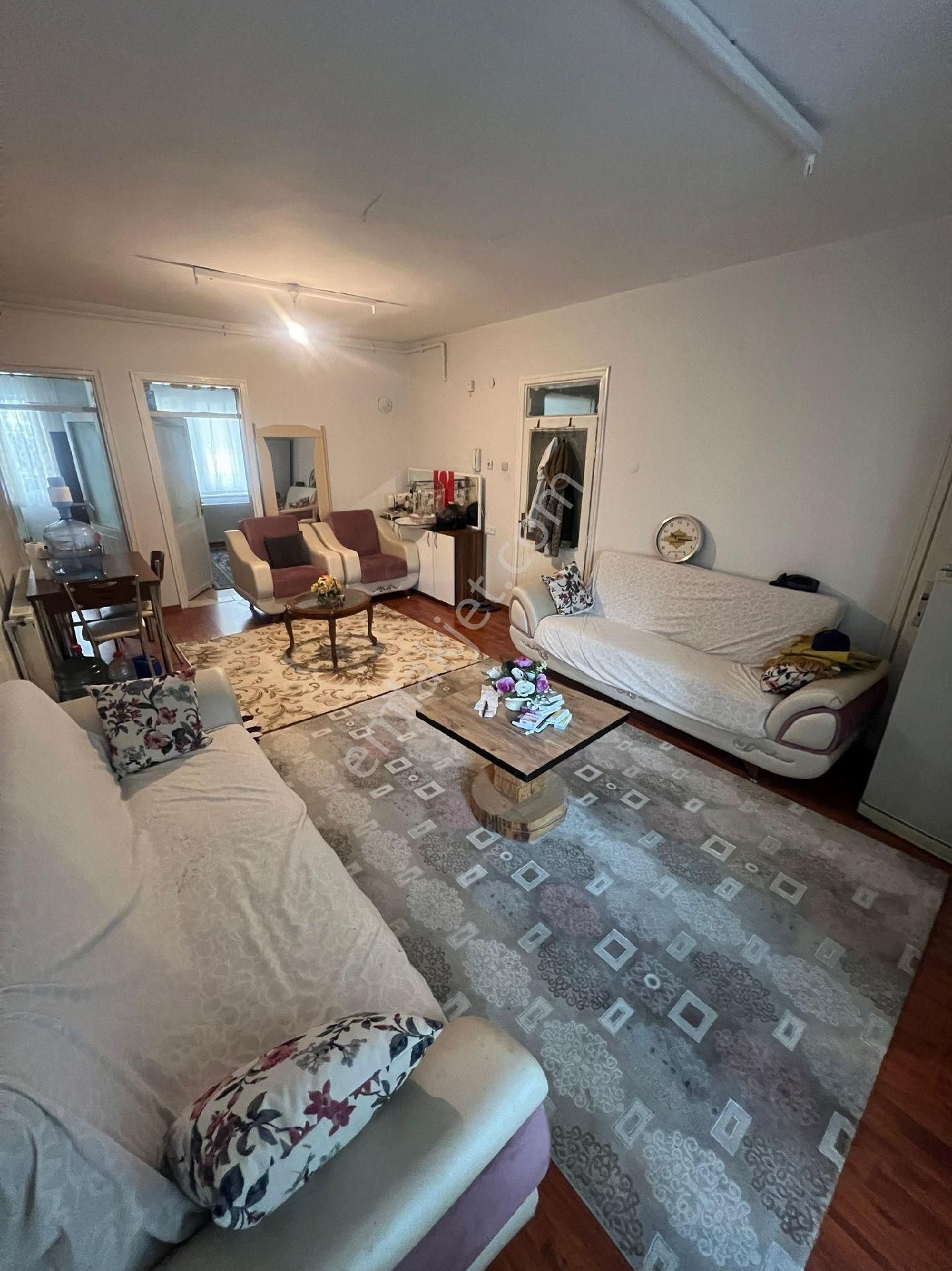 Topraklık Mahallesinde Konservatuar Yakınnı Y Zemin Balkonlu Daire - Görsel 2