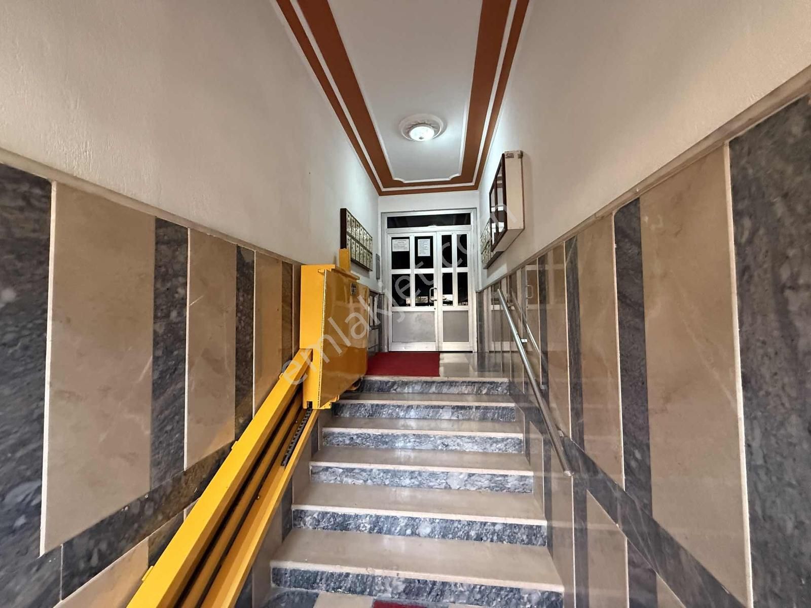 Gazze Cad. Yakını Site İçi Geniş Ve Ful Bakımlı 3+1 Arakat Daire - Görsel 27