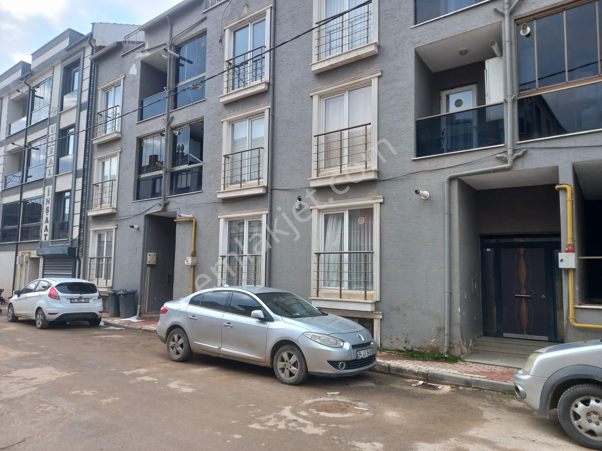 Roma' Dan Cumhuriyet Mh' De Satılık Daire