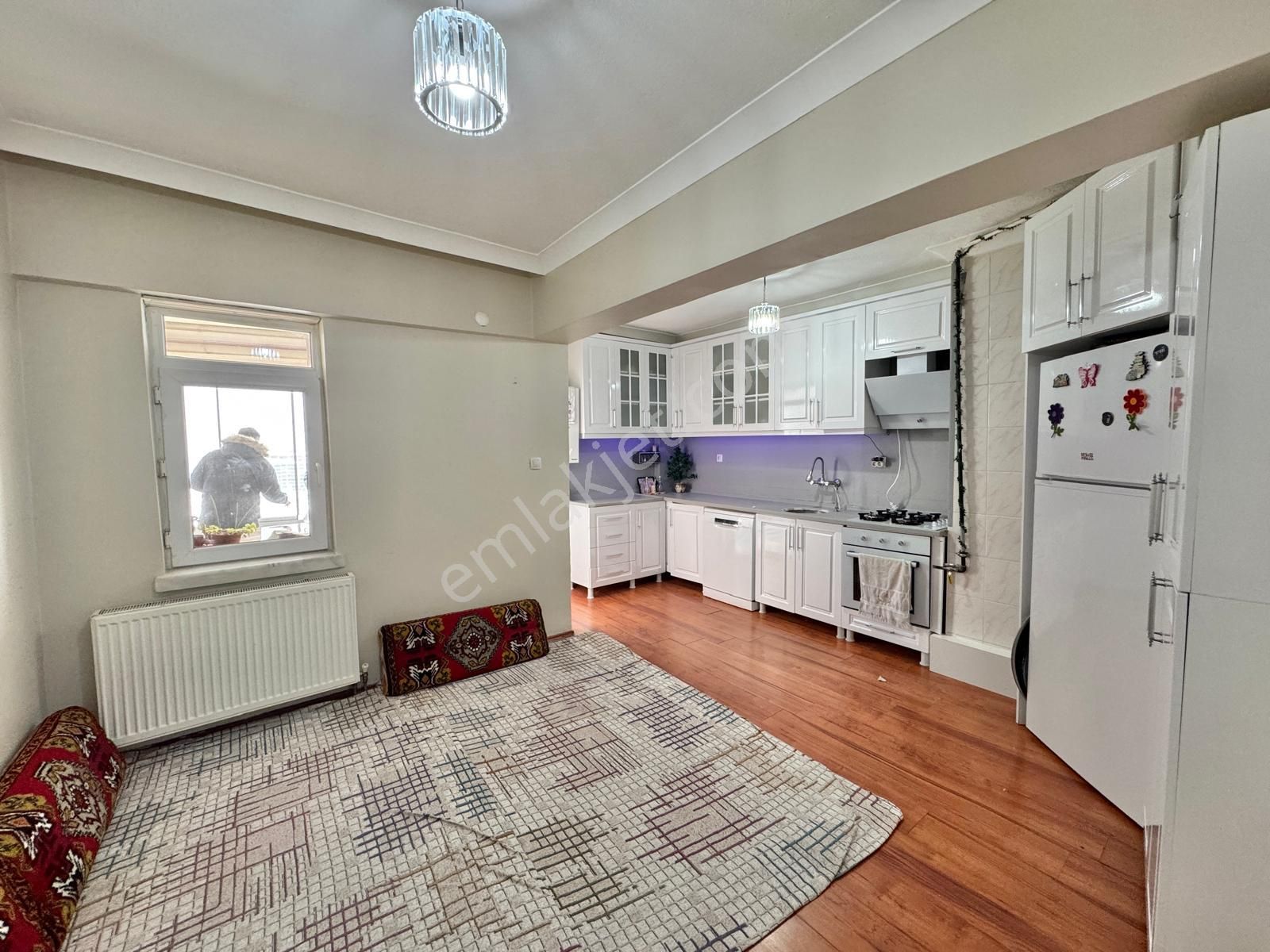 Kalecik Emlak'tan E.banyolu Çift Asansörlü 4+1dublex Teras Balkon - Görsel 2