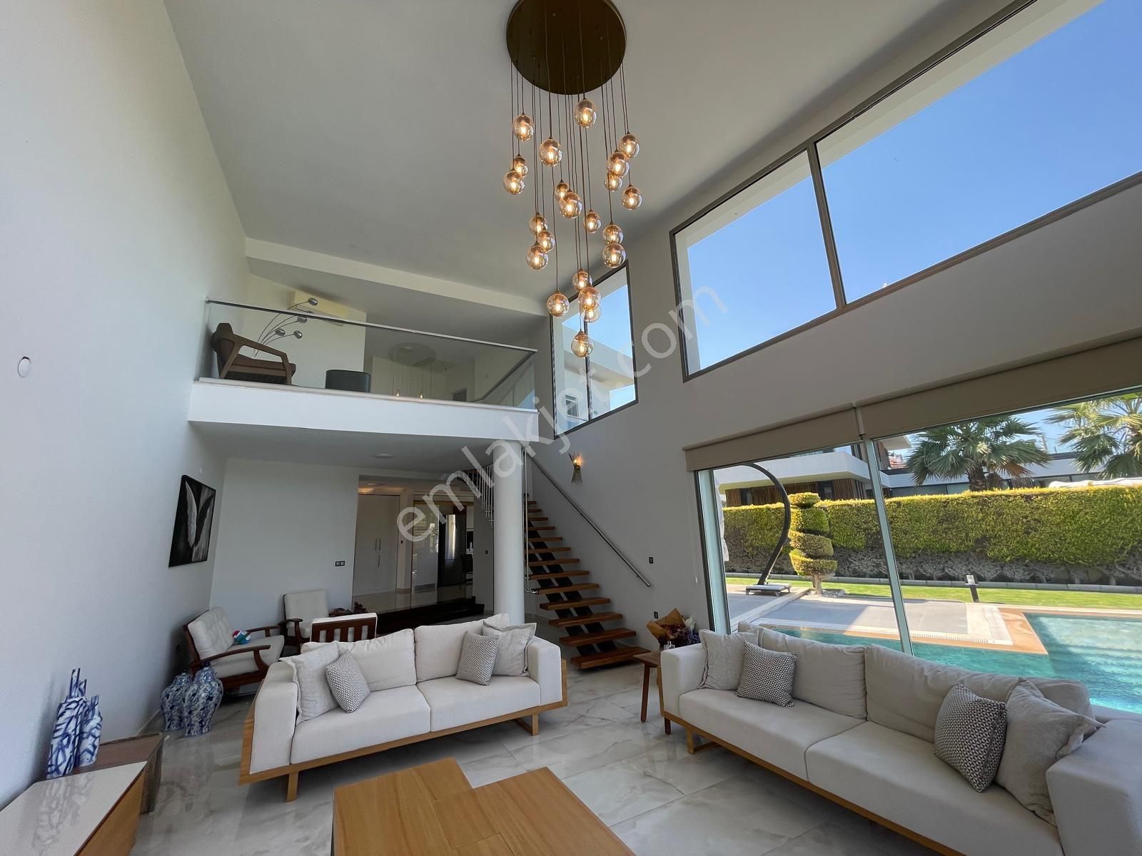 Çeşme Mamurbabada 890m² Arsa İçinde 4+1 4 Banyolu Satılık Ultra Lüks Villa - Görsel 11