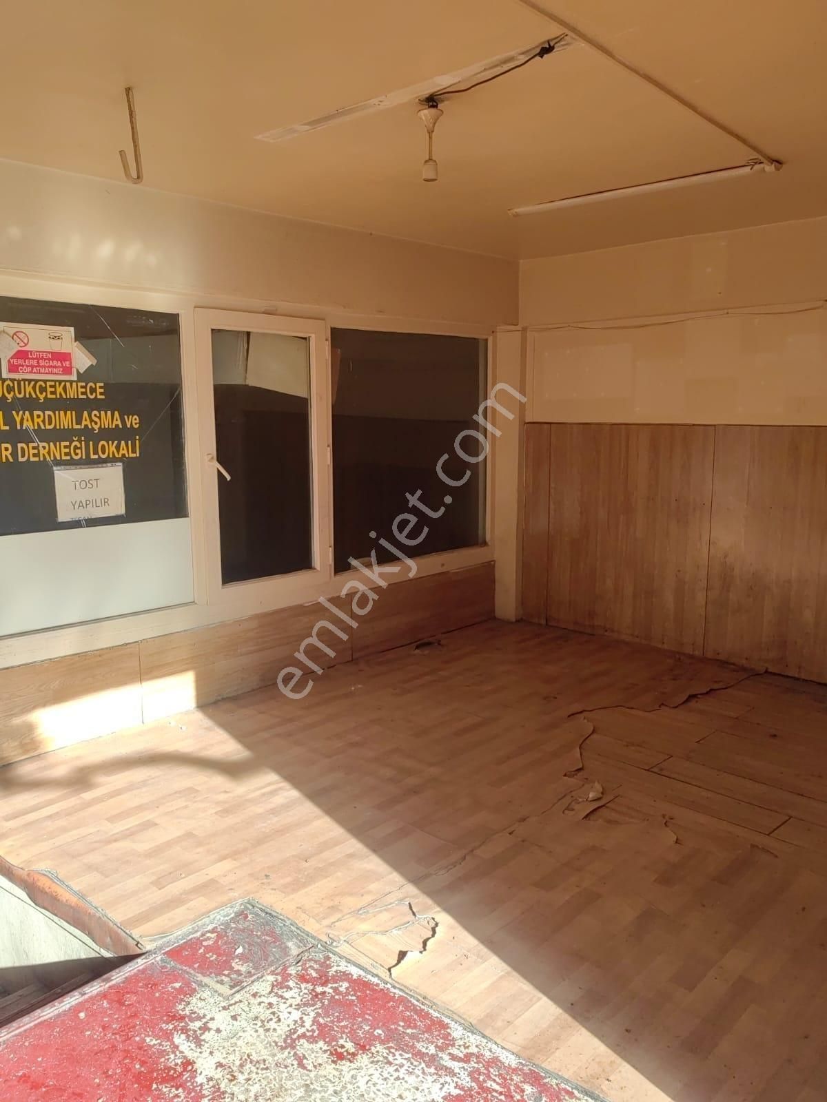 Çobançeşme Yenibosna Kiralık 200 M2 Yarı Bodrum İşyeri