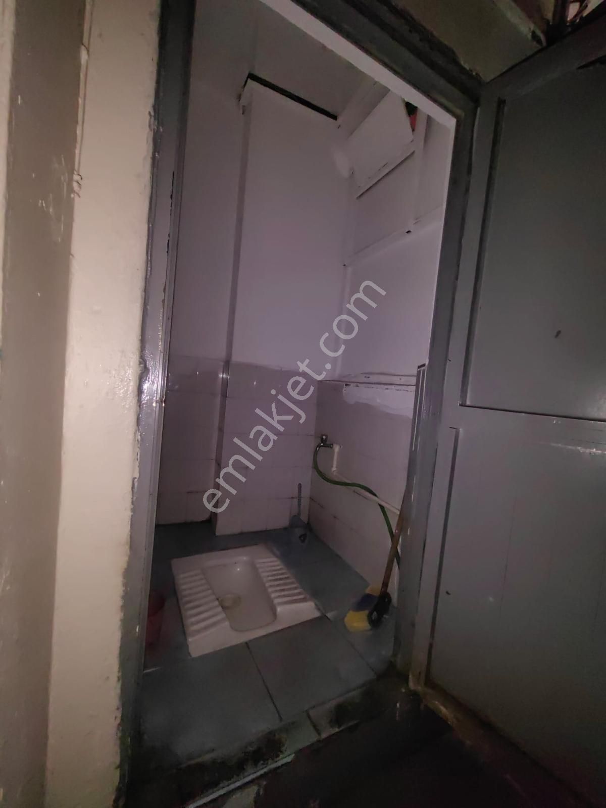 Çobançeşme Yenibosna Kiralık 200 M2 Yarı Bodrum İşyeri - Görsel 9